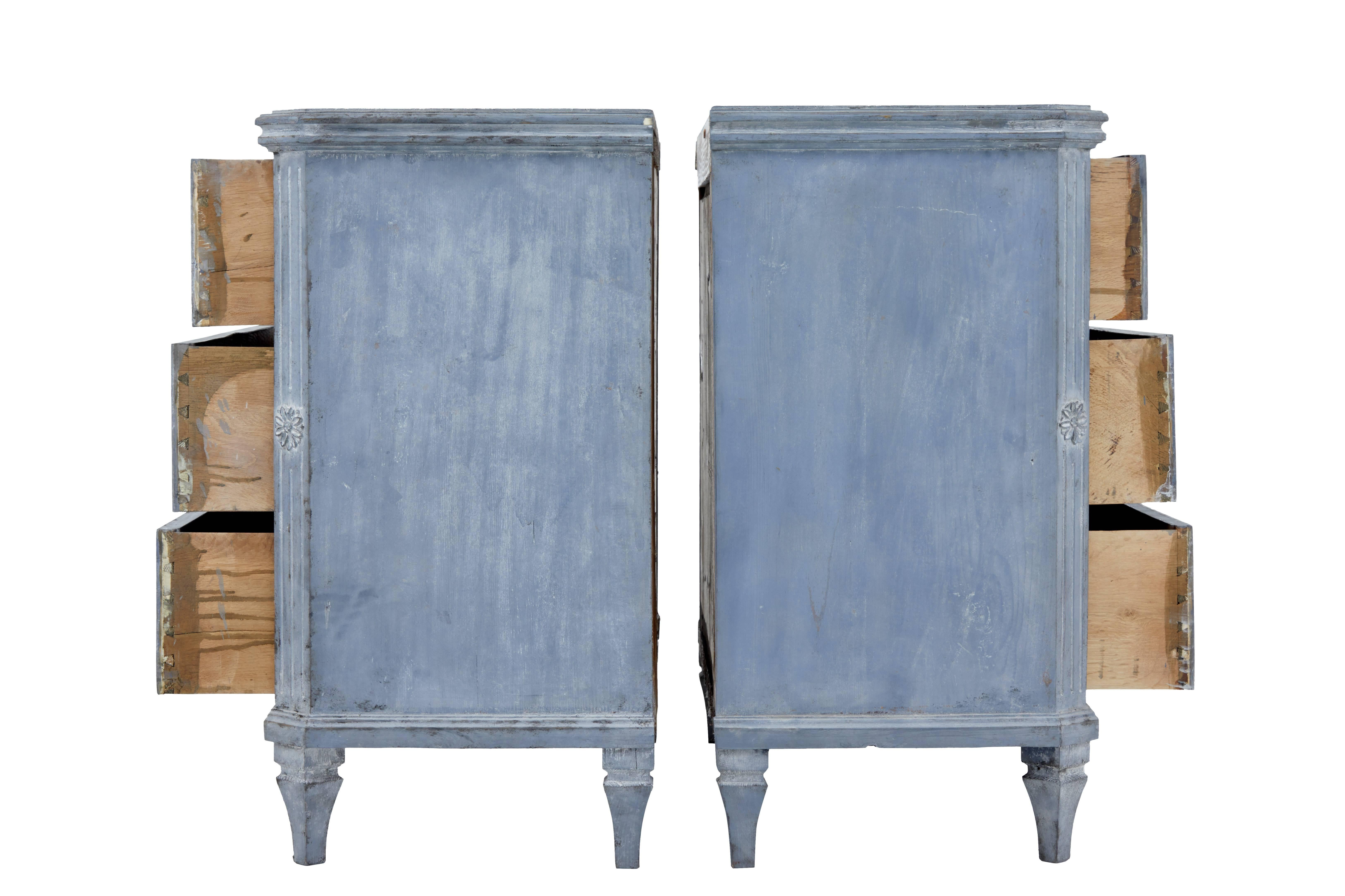 Gustavian Pair of 19th Century Painted Swedish Chest of Drawers