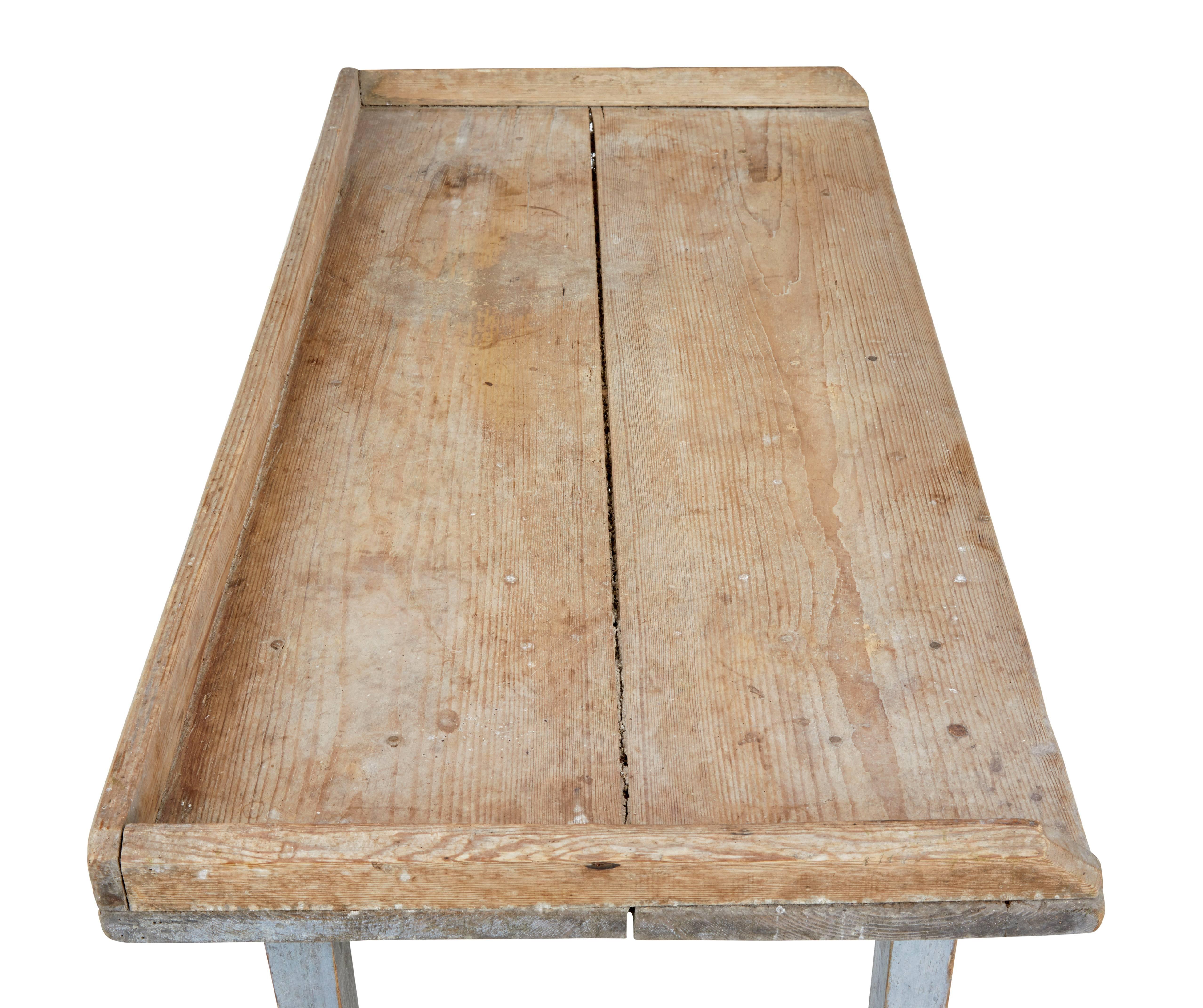 19th Century Swedish Scrubbed Pine Occasional Table In Fair Condition In Debenham, Suffolk