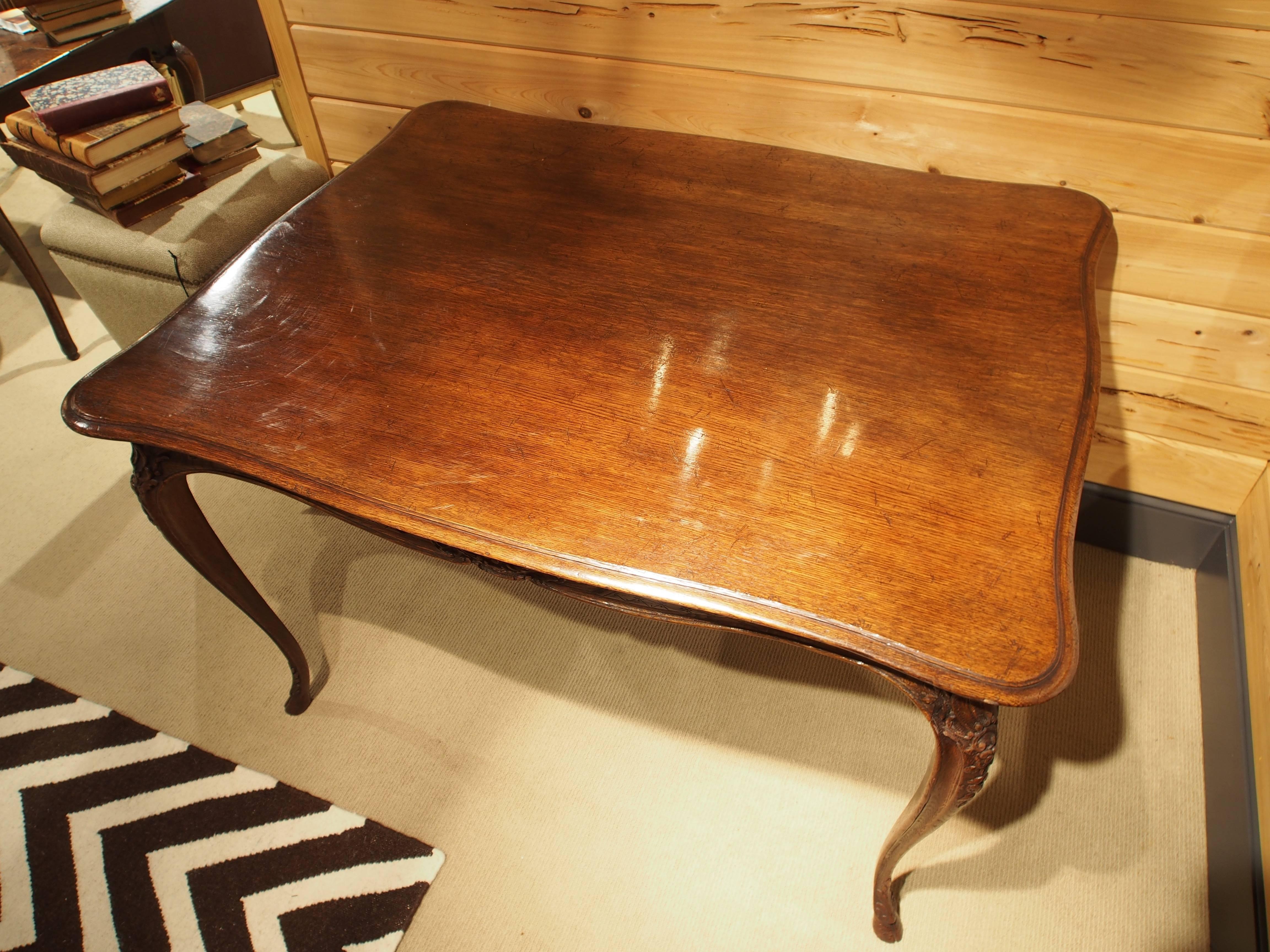 French Oak Table, circa 1900 with Ornate Carved Apron and Curved Legs For Sale 1