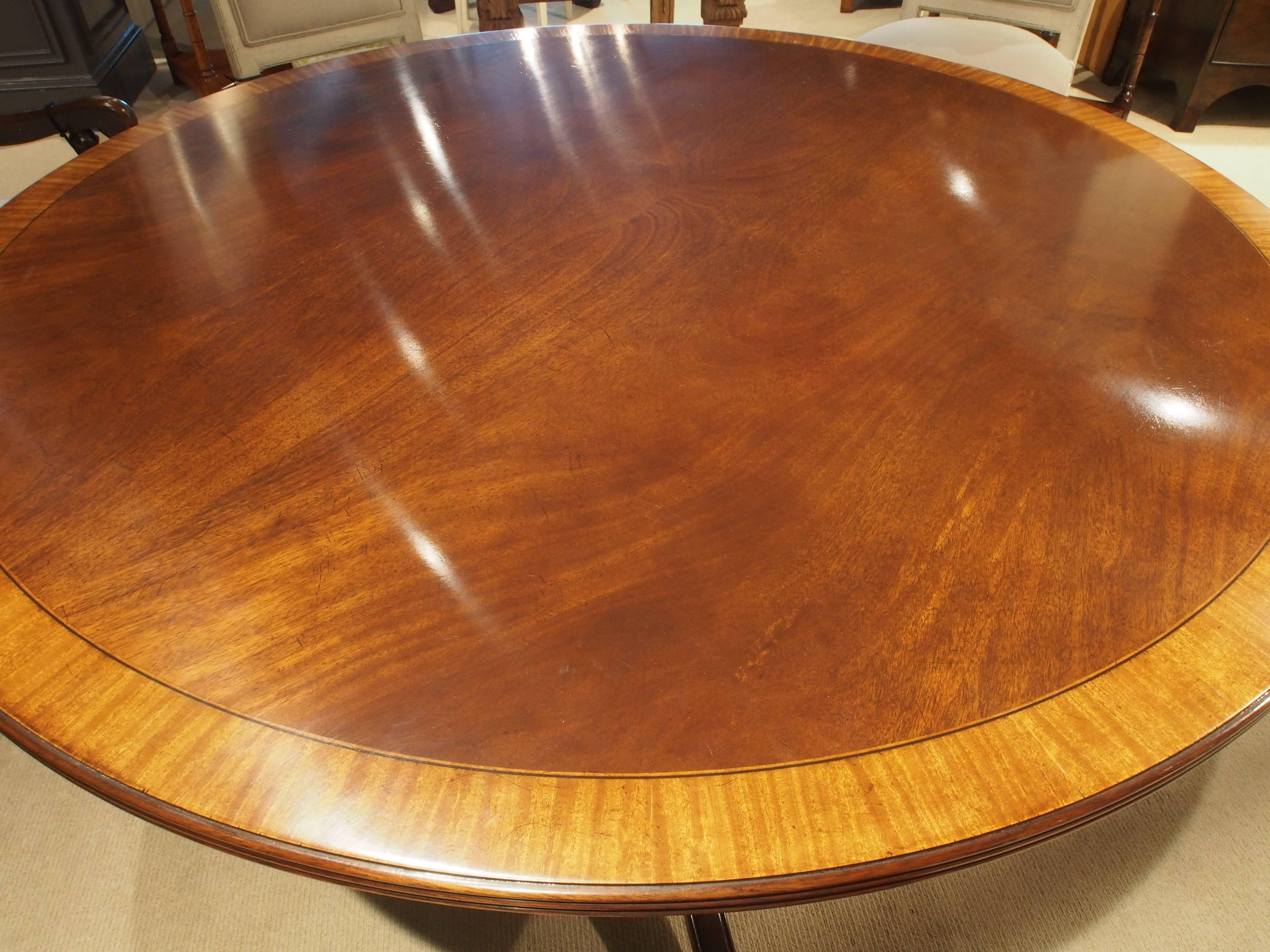 Round Pedestal Dining Table in Mahogany, with Satinwood Banding, Georgian Style 2