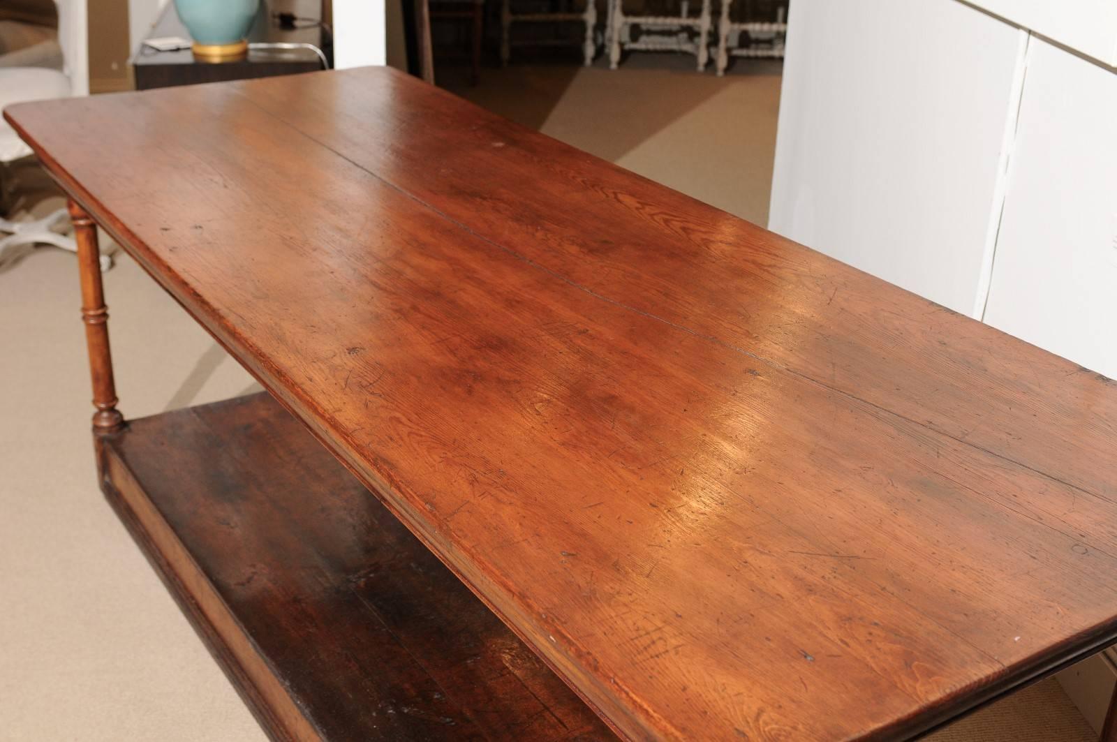 19th Century Louis-Philippe Tailor Table in Red Pine, circa 1850, Long French Table For Sale