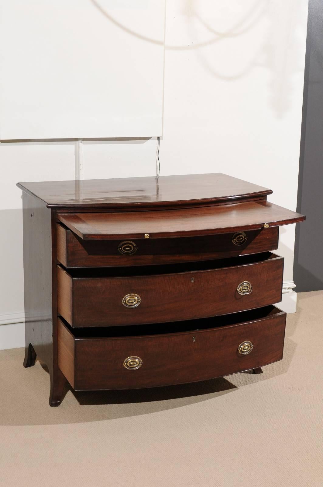 British English Bow Front Chest in Mahogany with Three Drawers, circa 1890 For Sale