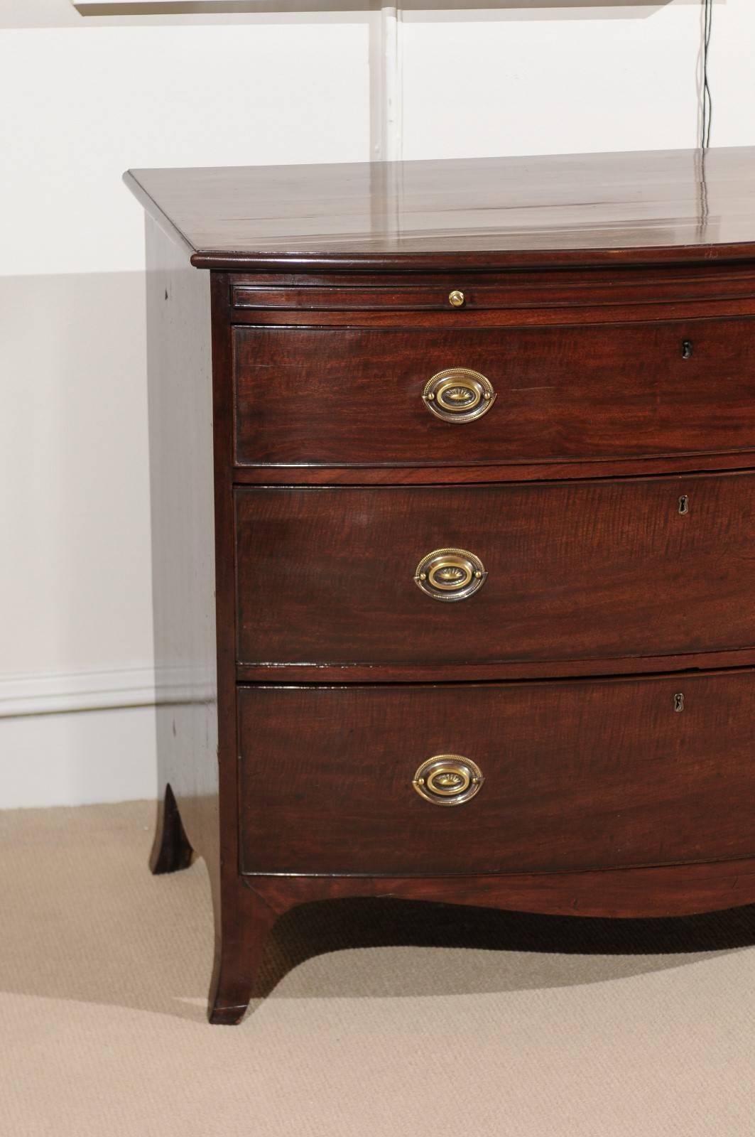 English Bow Front Chest in Mahogany with Three Drawers, circa 1890 For Sale 2