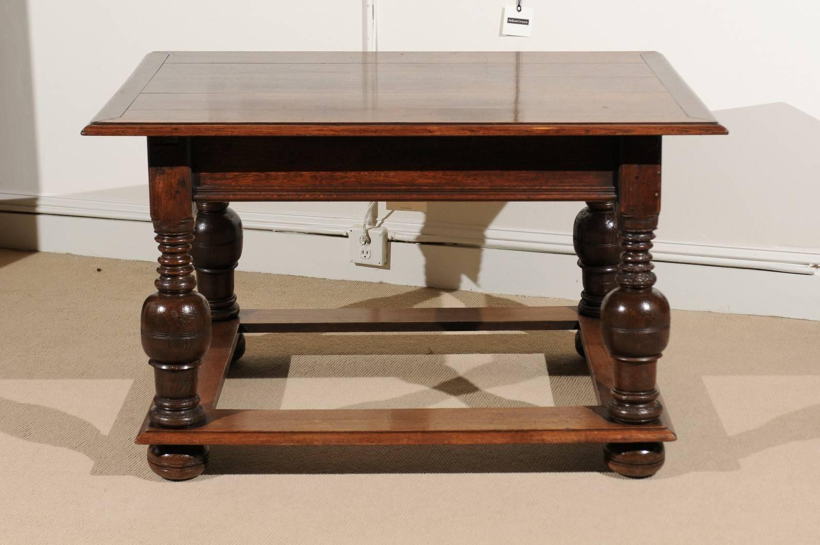 Oak Centre Table with Carved Legs and One Drawer For Sale 1