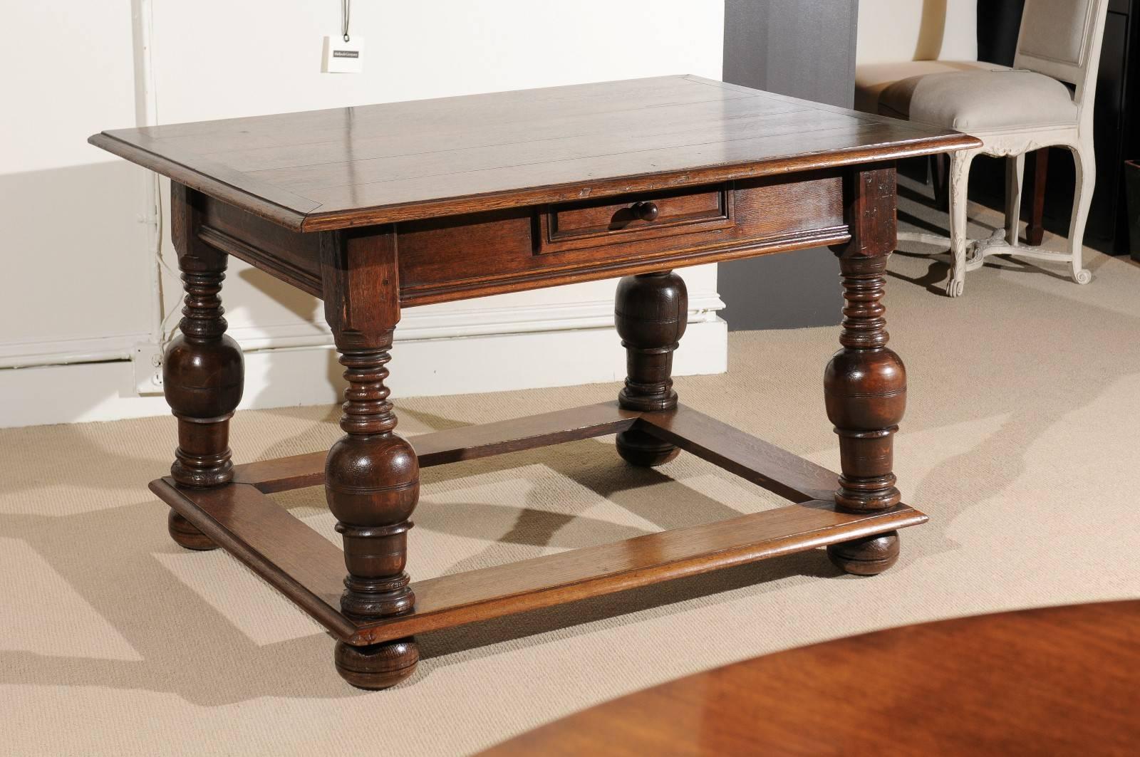 Oak Centre Table with Carved Legs and One Drawer For Sale 4