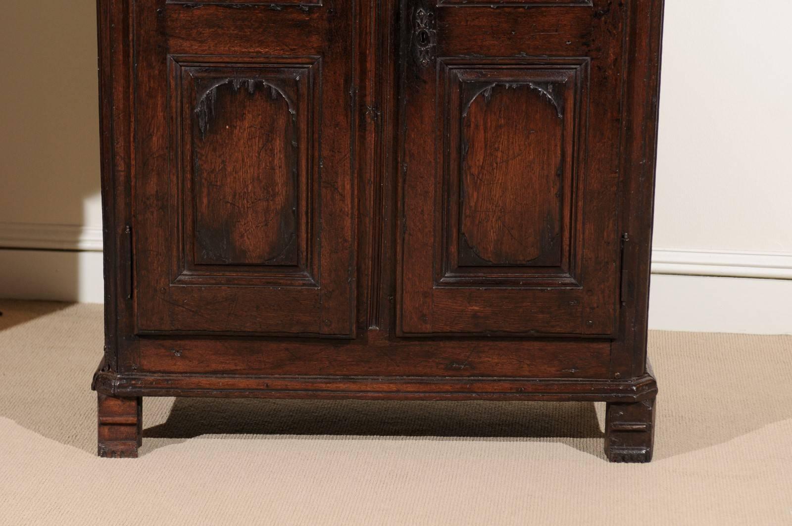 French Armoire in Oak, circa 1800 with Carved Doors and Two Interior Shelves For Sale 4