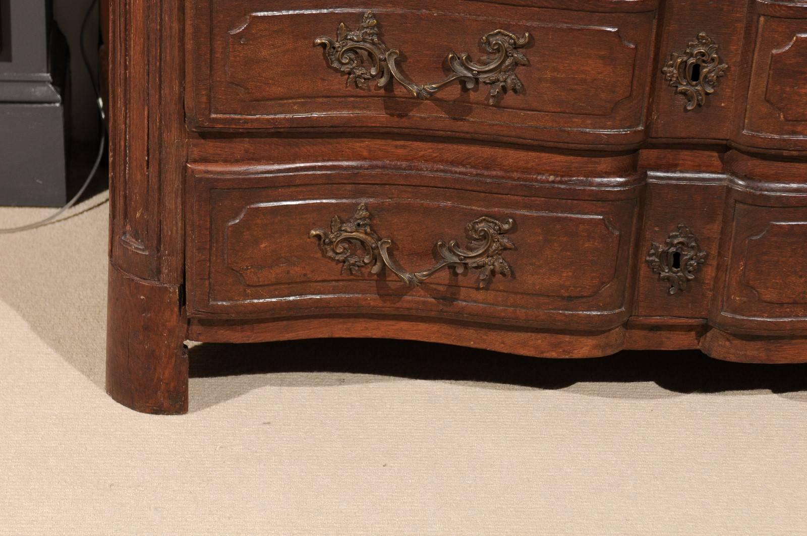 French Walnut Commode or Chest, Carved Drawers, Original Hardware, circa 1800 For Sale 5