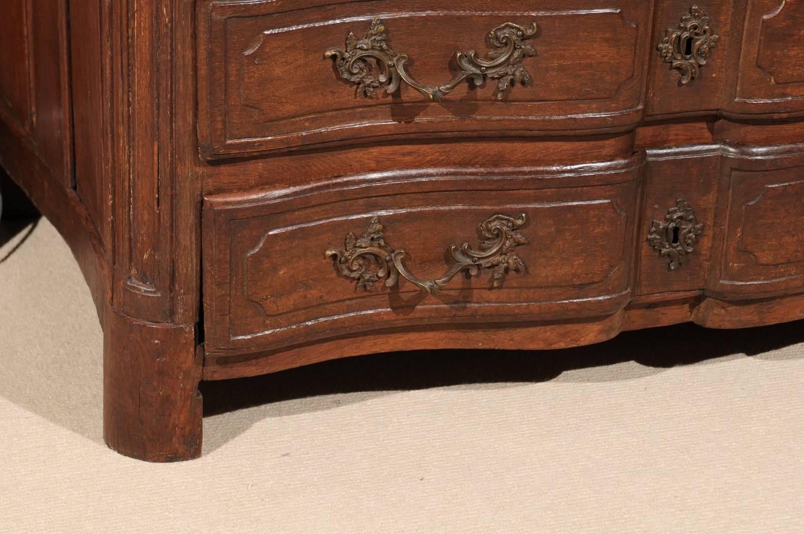 French Walnut Commode or Chest, Carved Drawers, Original Hardware, circa 1800 For Sale 1