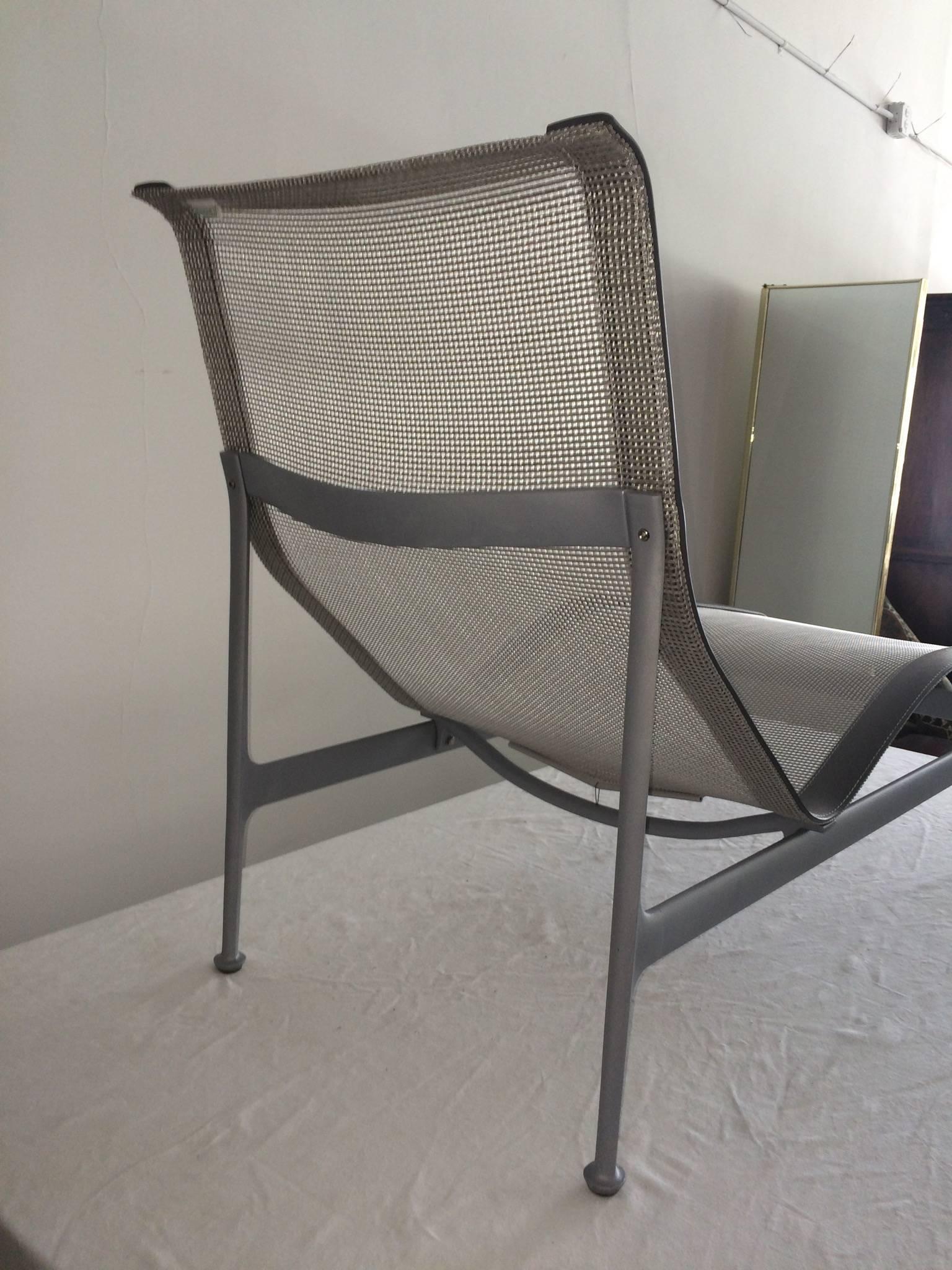 Pair of Richard Schultz Four Leg Contour Lounge Chairs for Knoll In Excellent Condition In Canaan, CT