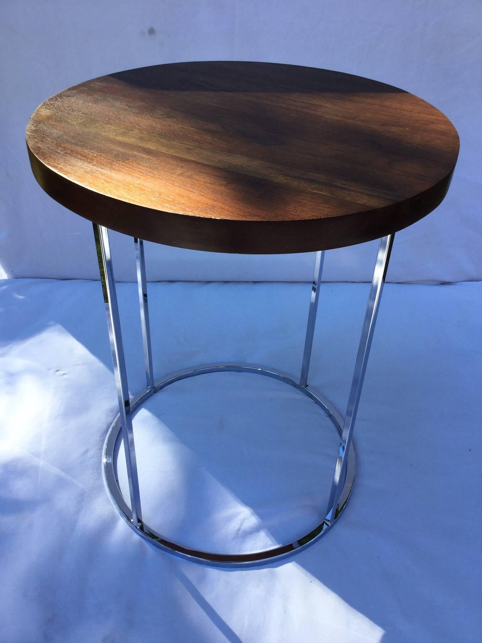  Milo Baughman Round Walnut and Chrome Table In Excellent Condition In Canaan, CT