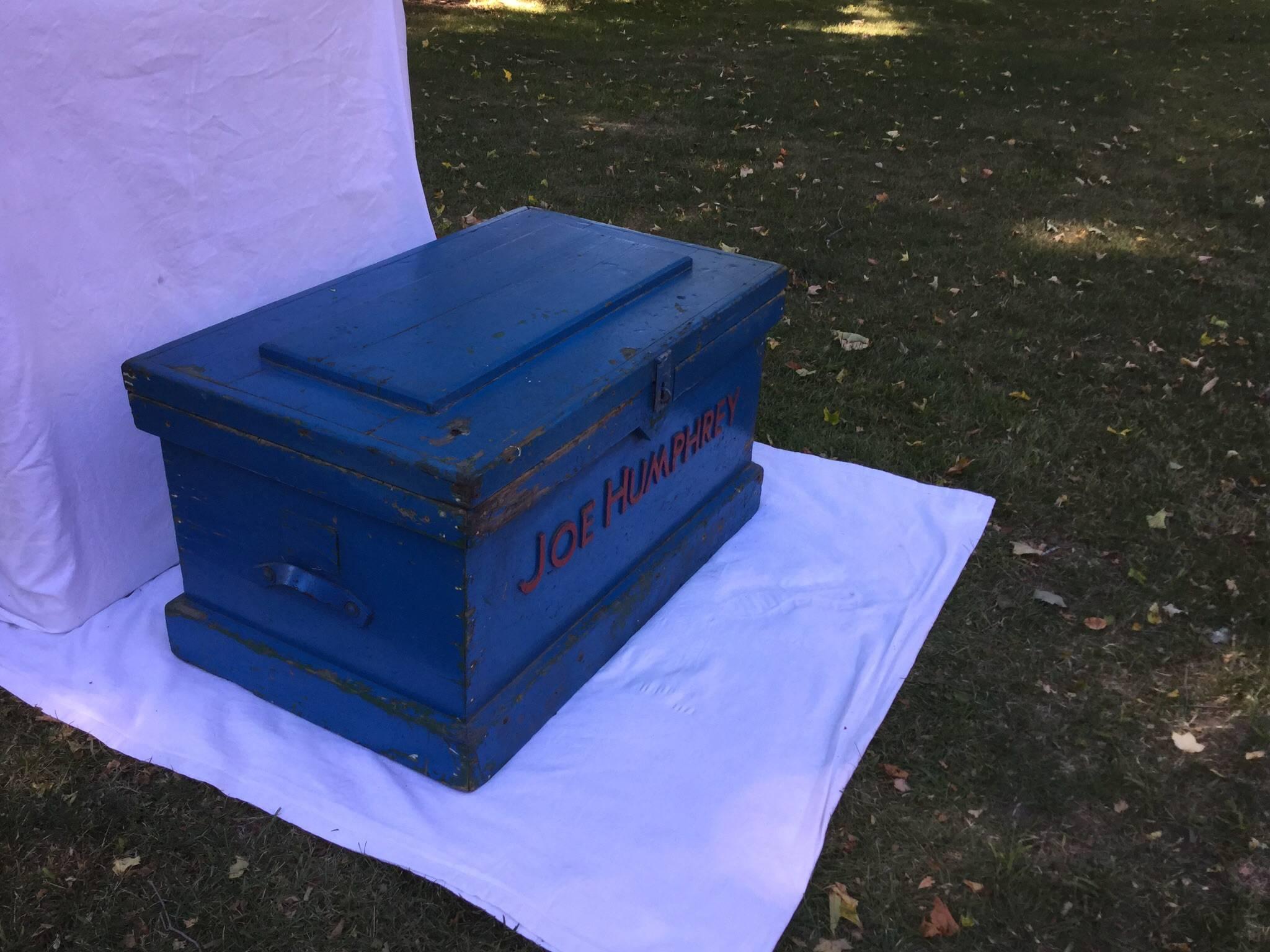 Joe Humphrey Blue and Red Work Chest or Box Folk Art For Sale 1