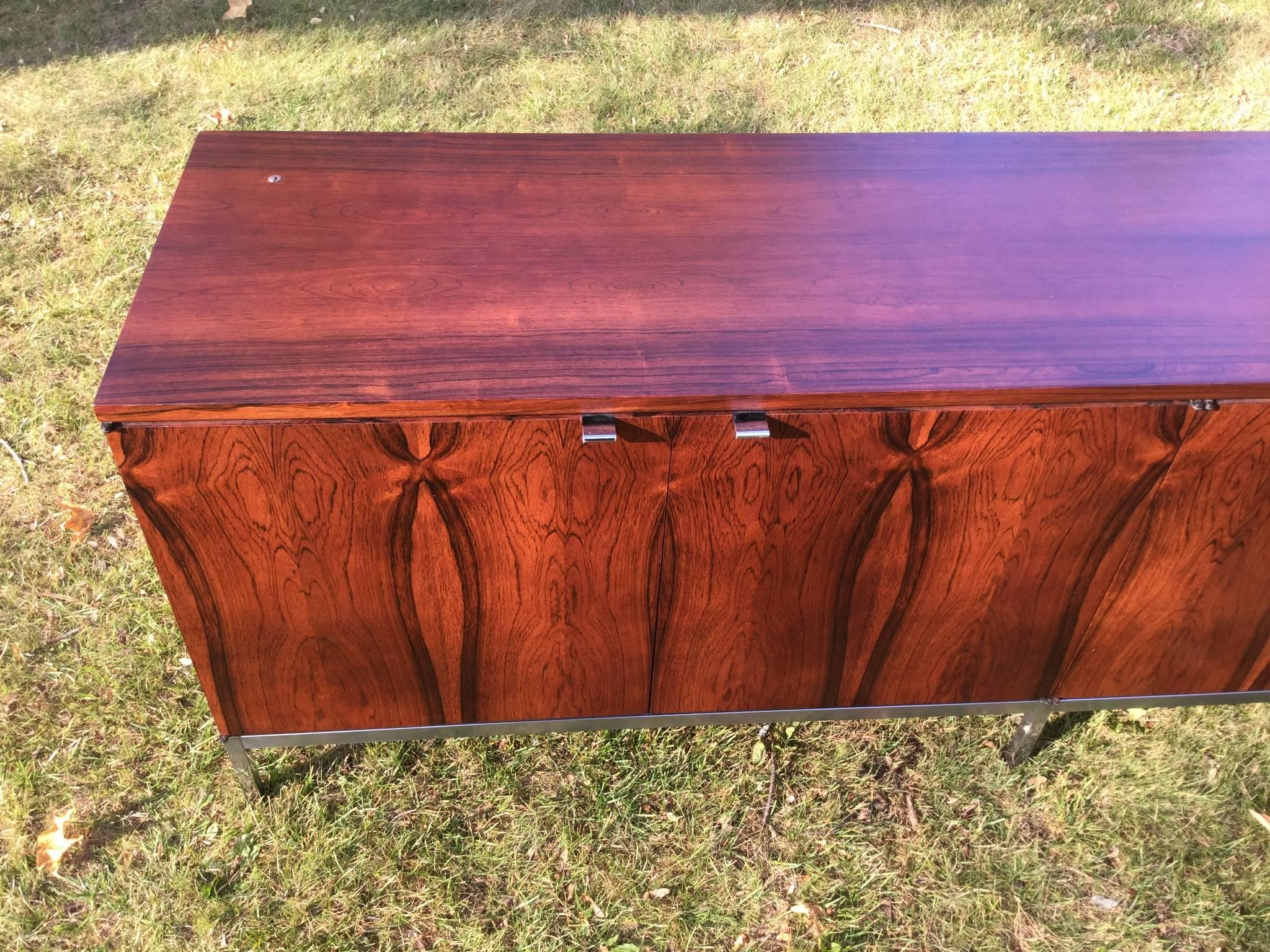 American Stunning Mid-Century Modern Rosewood Florence Knoll Credenza