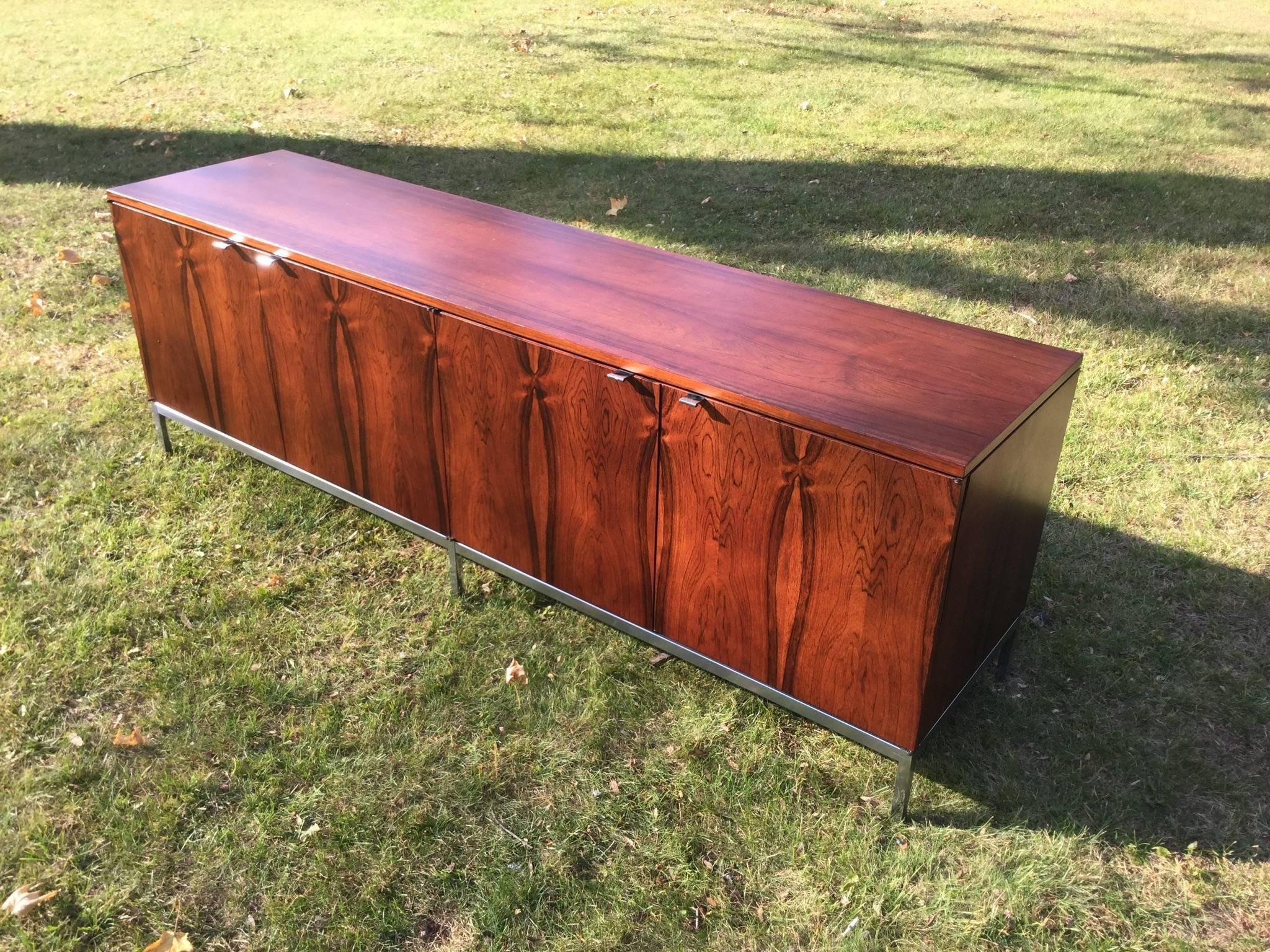 Stunning Mid-Century Modern Rosewood Florence Knoll Credenza In Excellent Condition In Canaan, CT