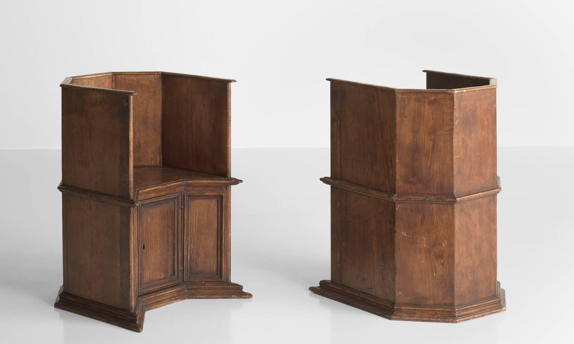 Italian Pair of Gothic Oak Cathedral Chairs, Italy, circa 1800
