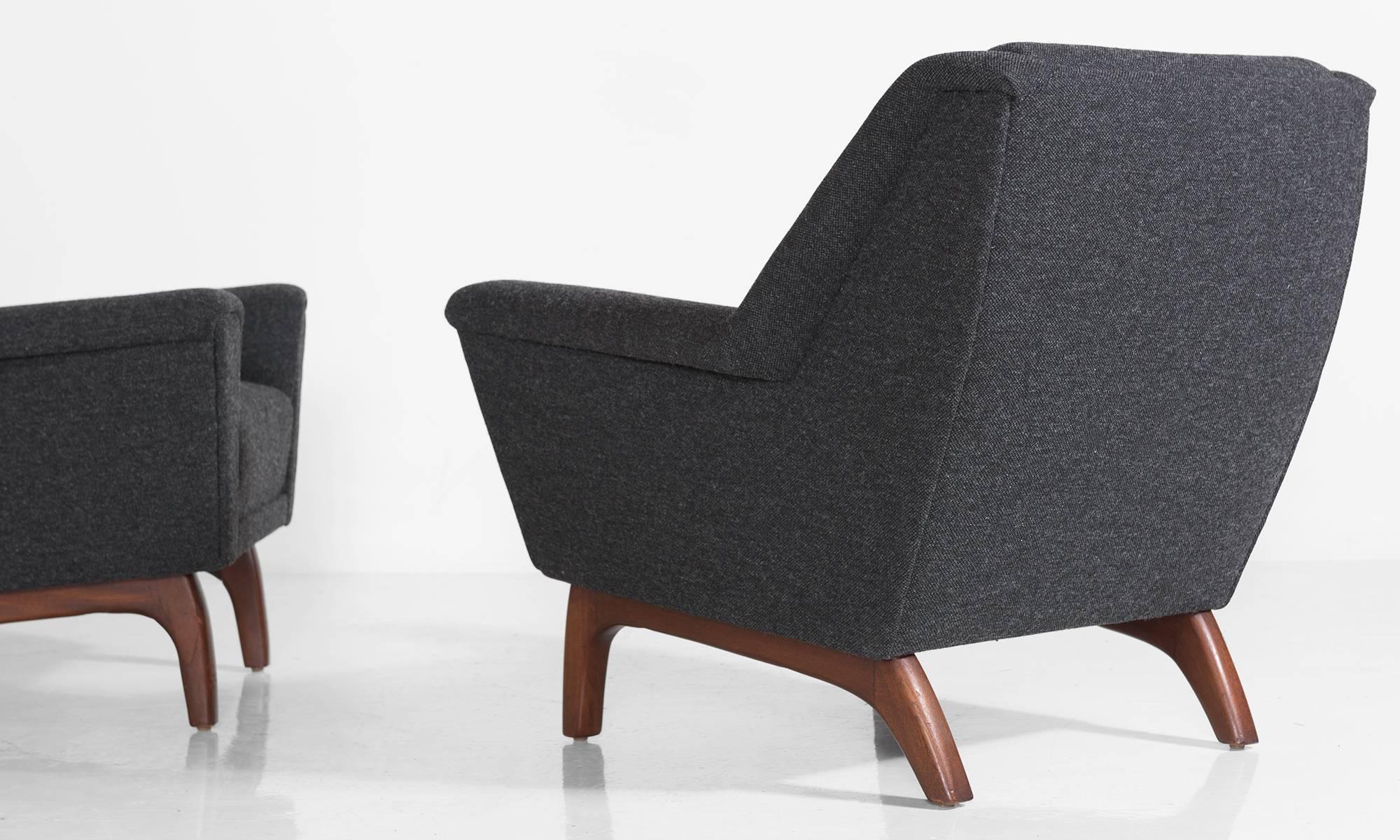 Mid-20th Century Pair of Danish Modern Armchairs in Wool and Oak, circa 1960