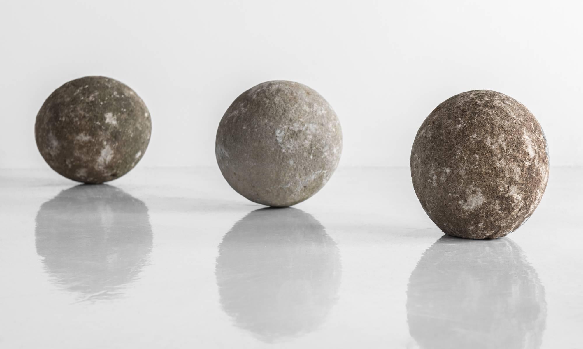 Collection of 12 Limestone Balls, circa 1840 In Good Condition In Culver City, CA
