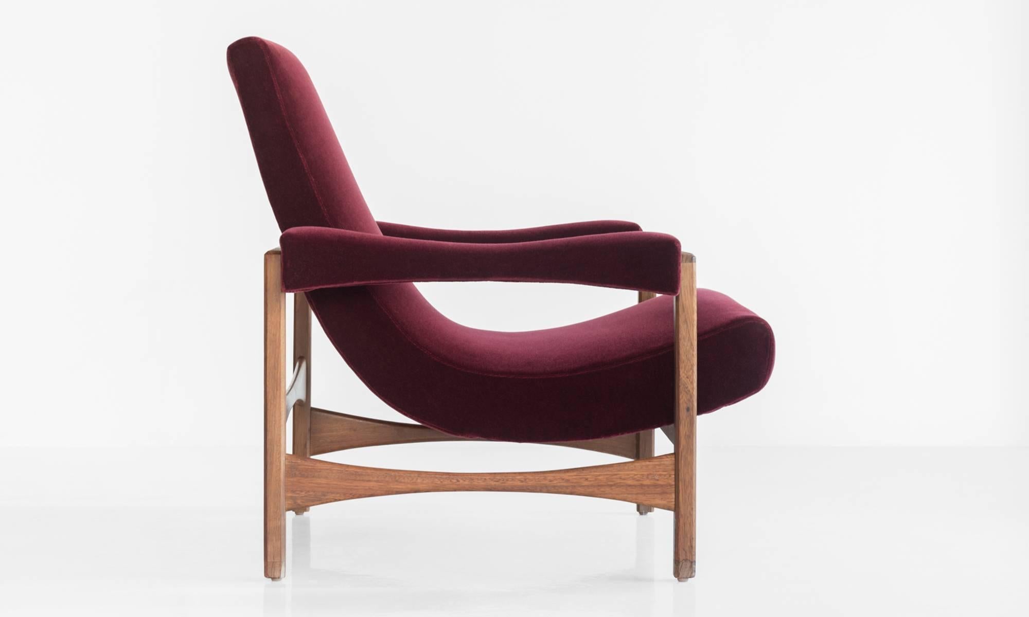 Mid-Century Modern Italian Sling Arm Lounge Chair, circa 1960
