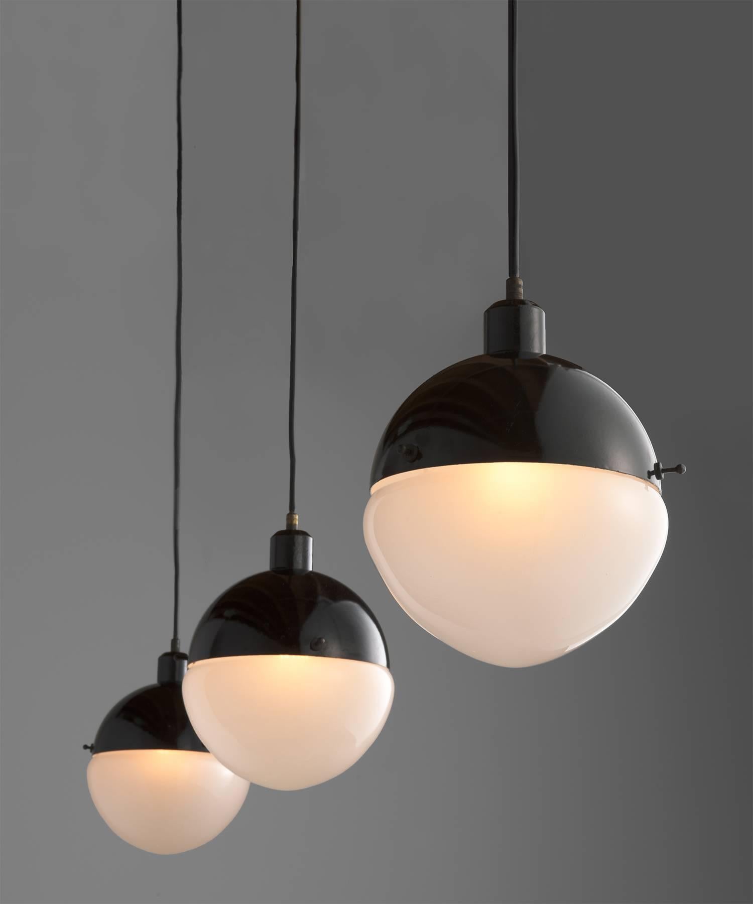 Black Metal & Frosted Glass Pendant
Made in Italy
With black enamel fitter and frosted glass shade.
8