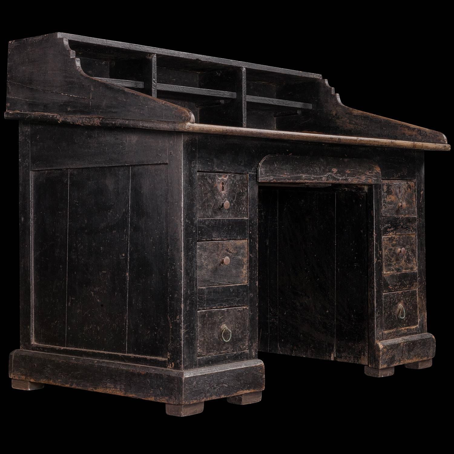 Concierge Desk at 1stdibs