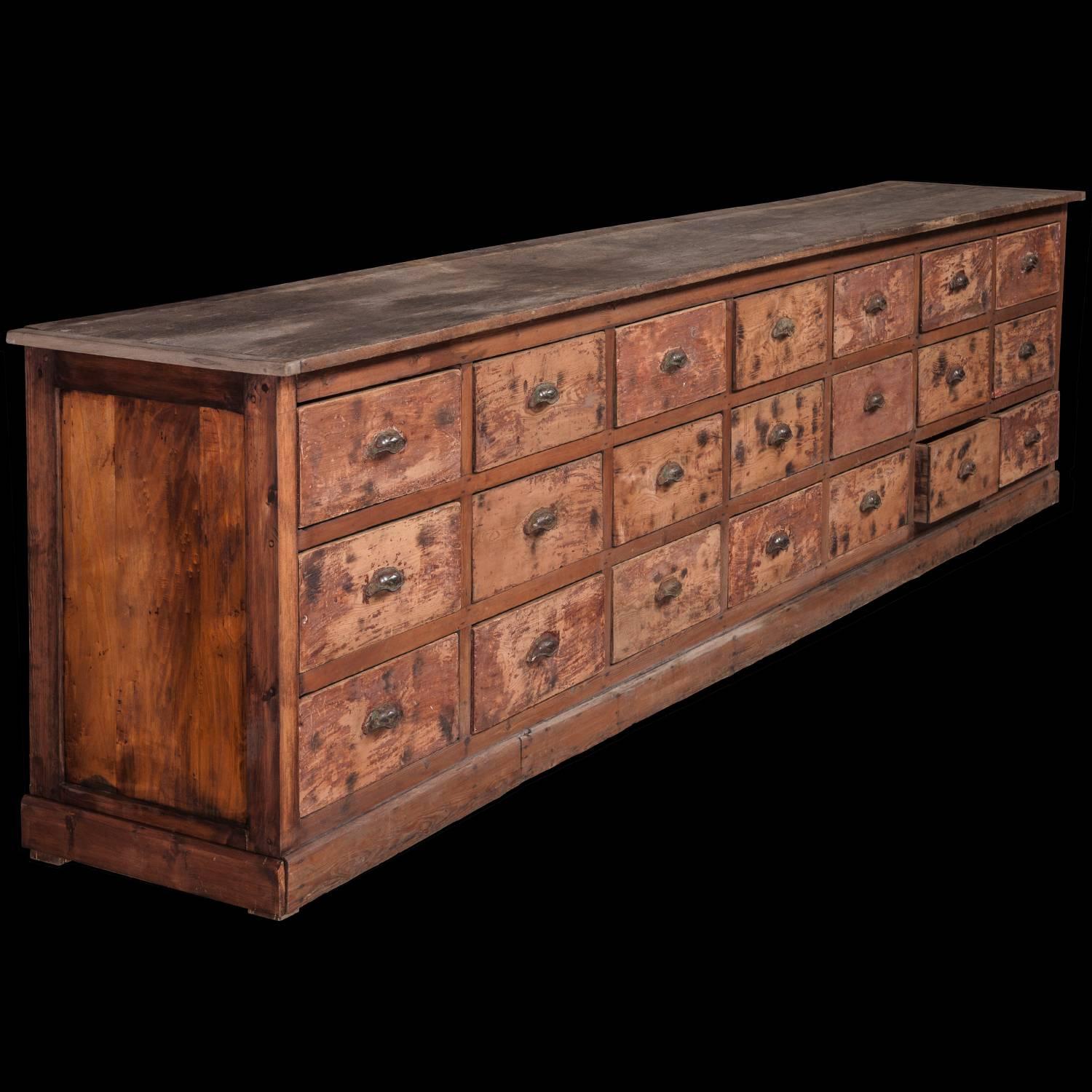 Beautiful chest of drawers with original brass handles, received from a boutique in France.