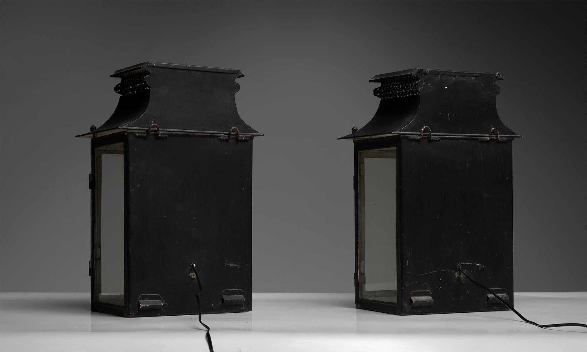 Wandlaternen, Frankreich um 1890 (Metall) im Angebot