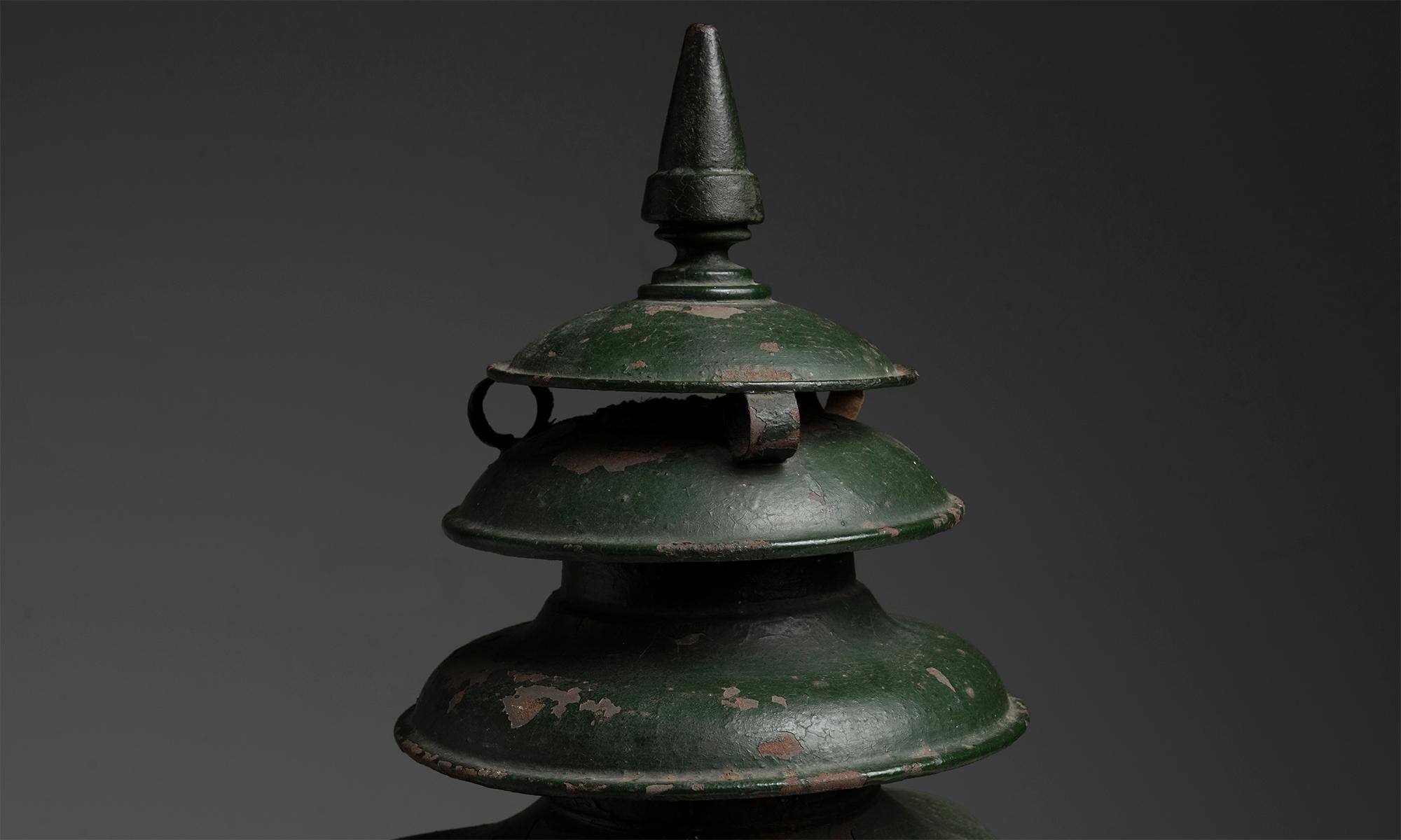 Lanterna da parete in toleware di Bulpitt & Sons, Inghilterra, 1892 circa In condizioni buone in vendita a Culver City, CA