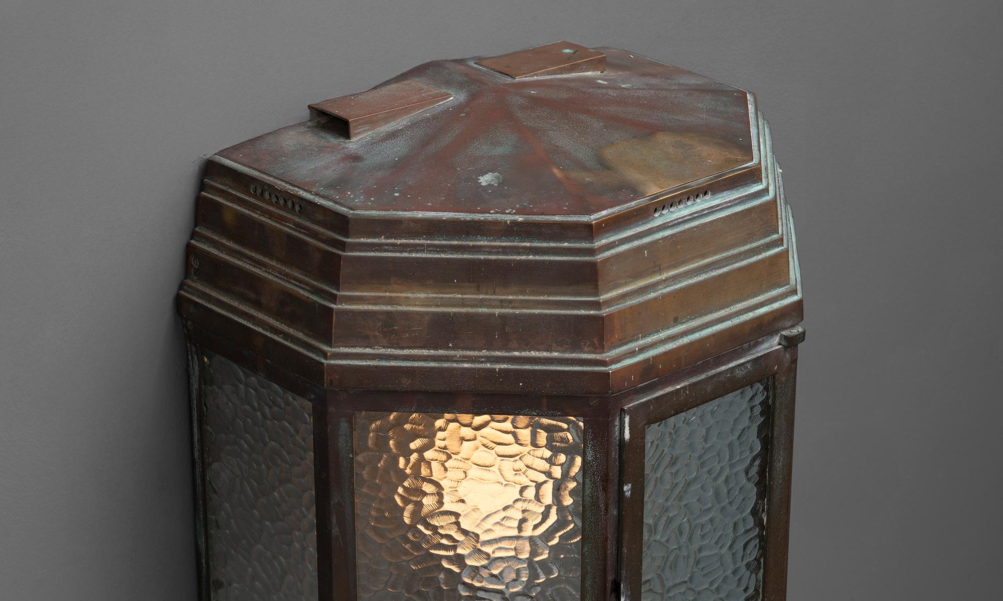 Lanterna da parete Deco, Inghilterra, 1920 circa In condizioni buone in vendita a Culver City, CA