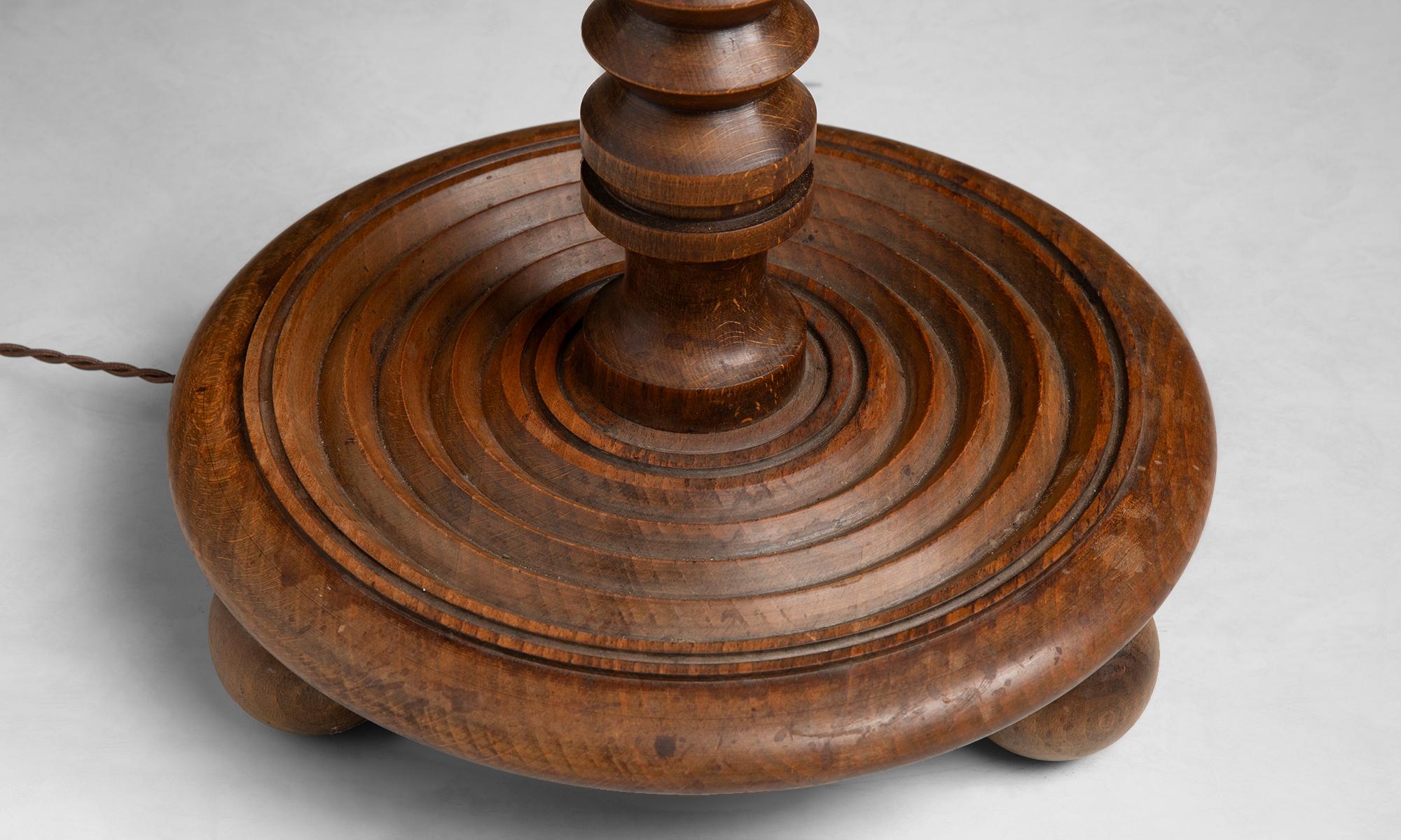 Lámpara de pie de roble, Francia circa 1950 en venta 2