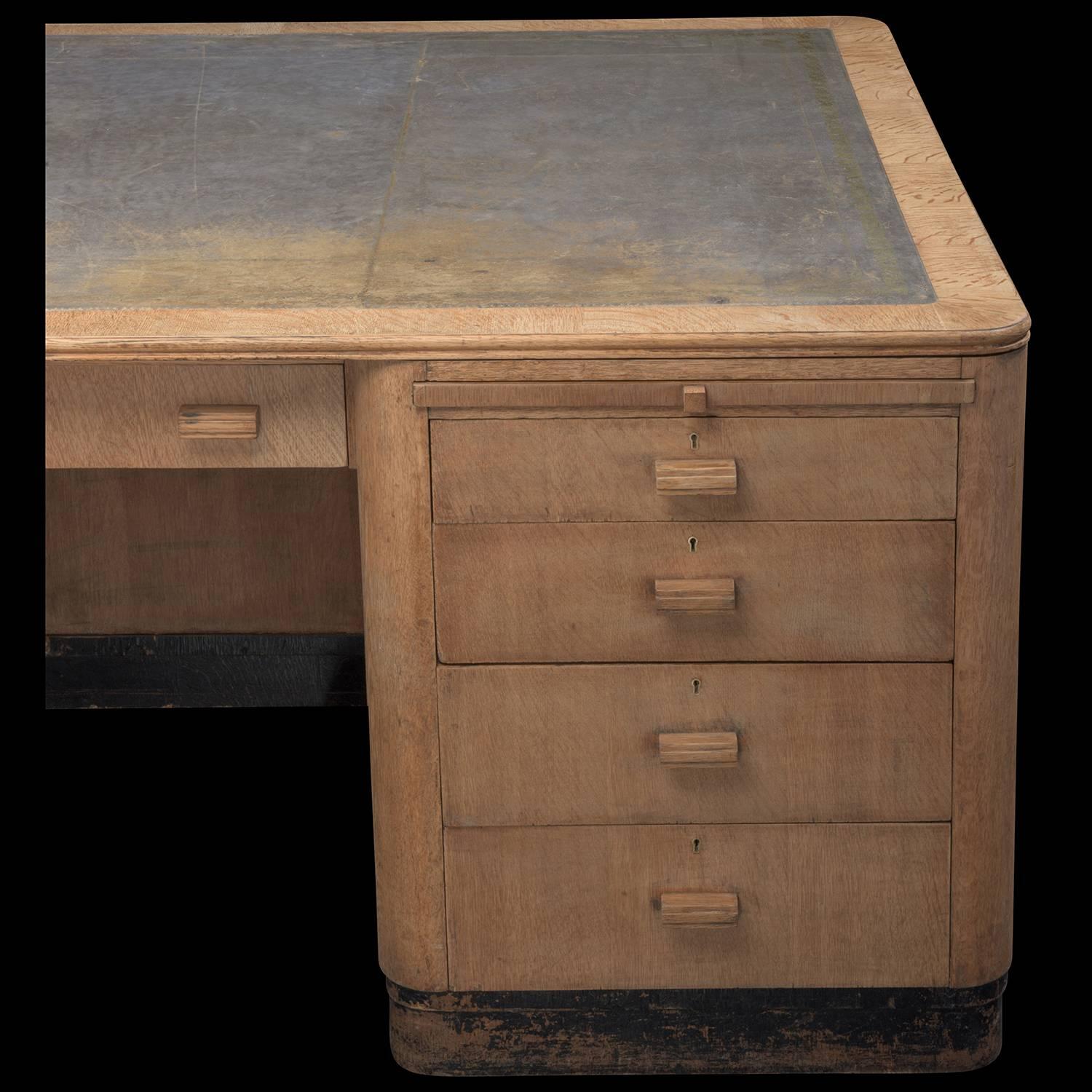 Waring & Gillows Oak and Leather Partner's Desk, circa 1920 2