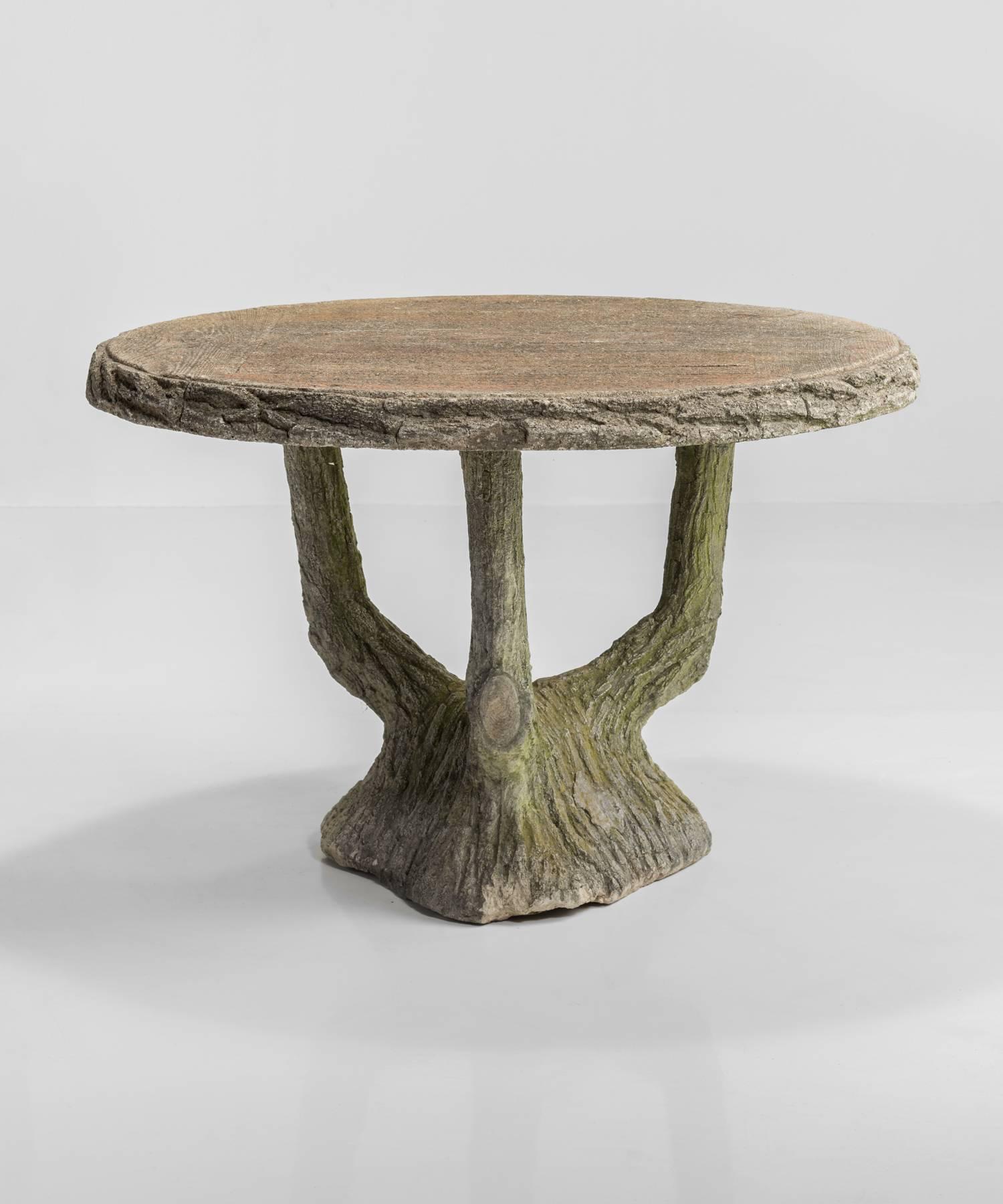 Round garden table with beautiful original patina. 

Made in France, circa 1950.