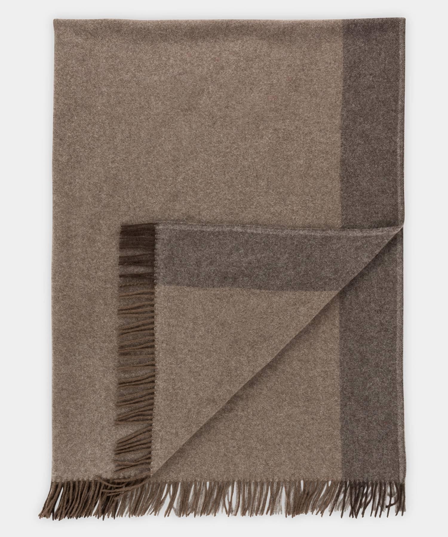 Calluna blanket by Saved, New York

Graphic contrasting stripe motif in earth tones. Available in King and Queen sizes, please inquire for pricing, availability, and lead time.

100% yak down

Measures: 59
