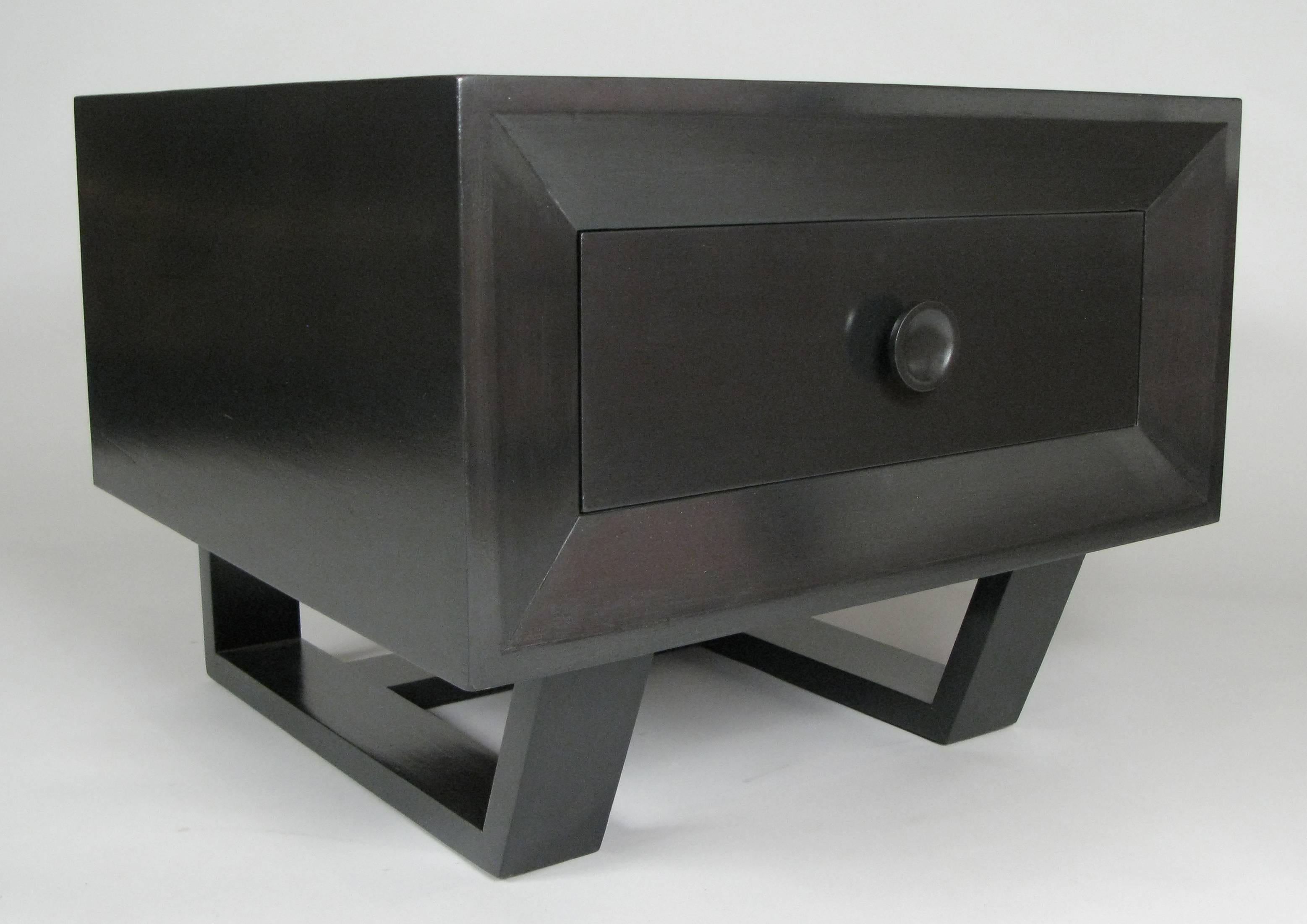 Mid-20th Century Pair of Large Ebonized 1940s Nightstands by Modernage