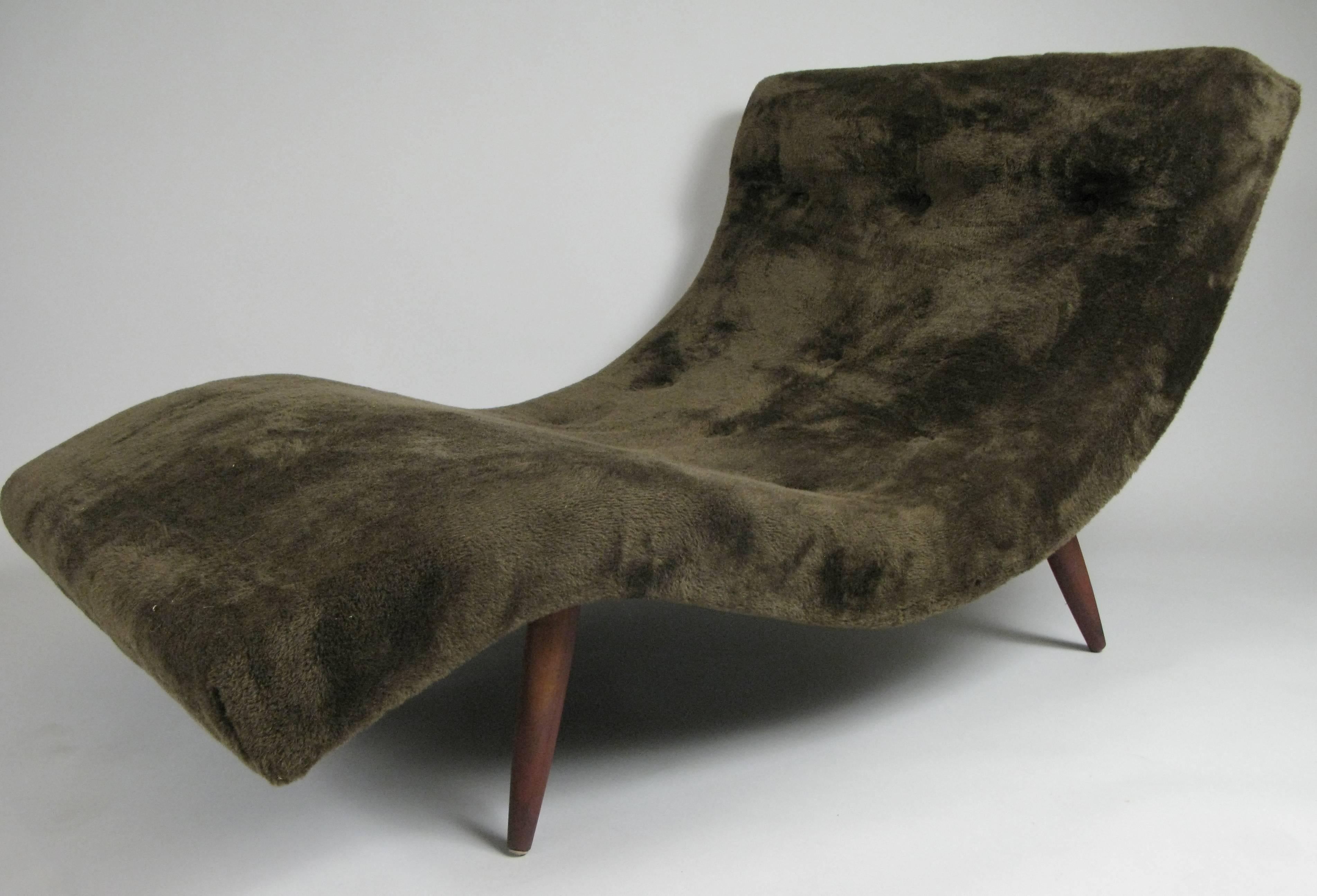 Vintage 1960s Curved Chaise Longue by Adrian Pearsall In Excellent Condition In Hudson, NY