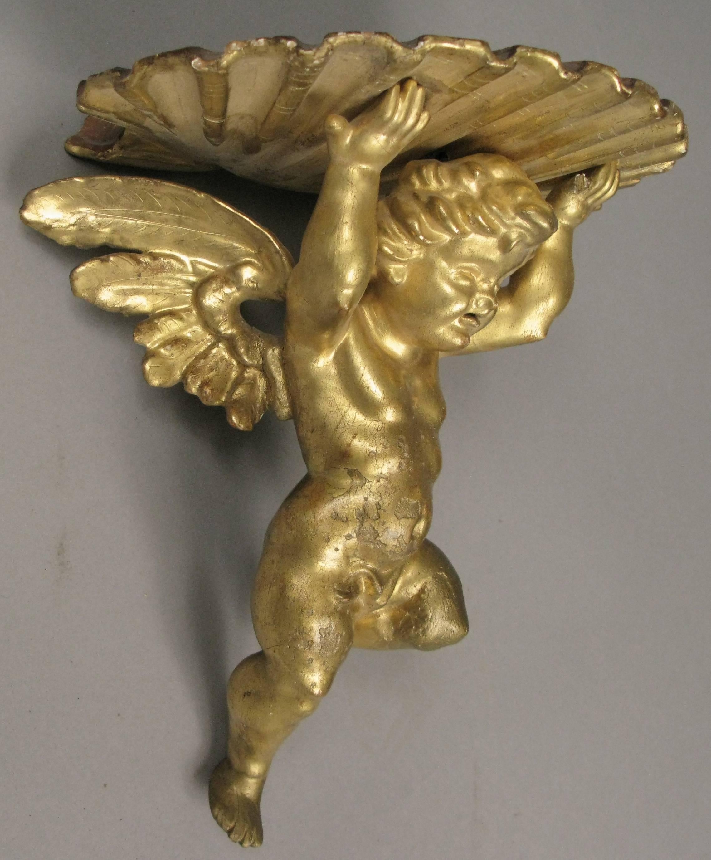 Pair of Charming 19th Century Carved and Gilded Gold Putti Brackets In Good Condition In Hudson, NY