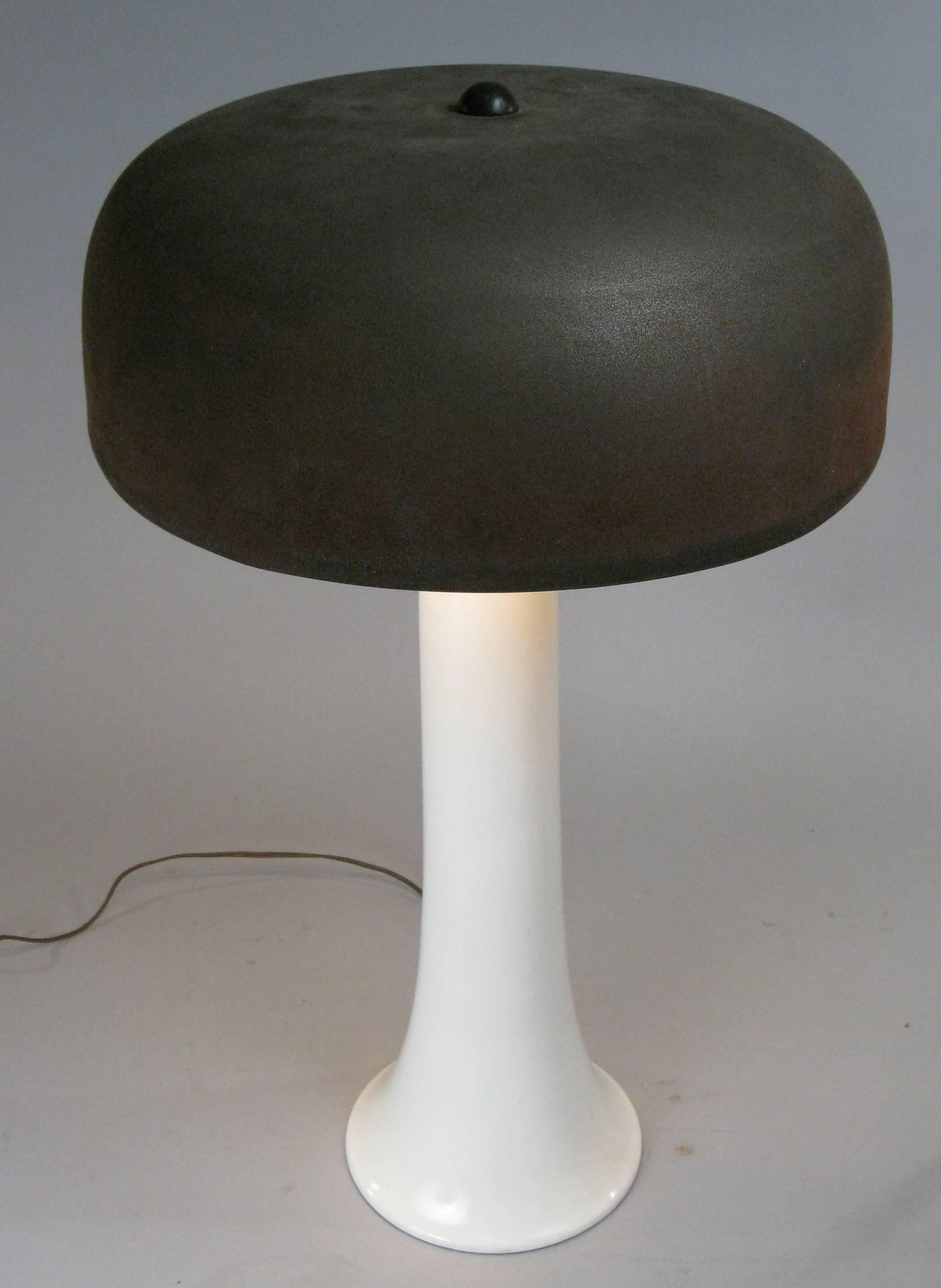 Vintage 1960s, Italian Ceramic Table Lamp In Excellent Condition In Hudson, NY