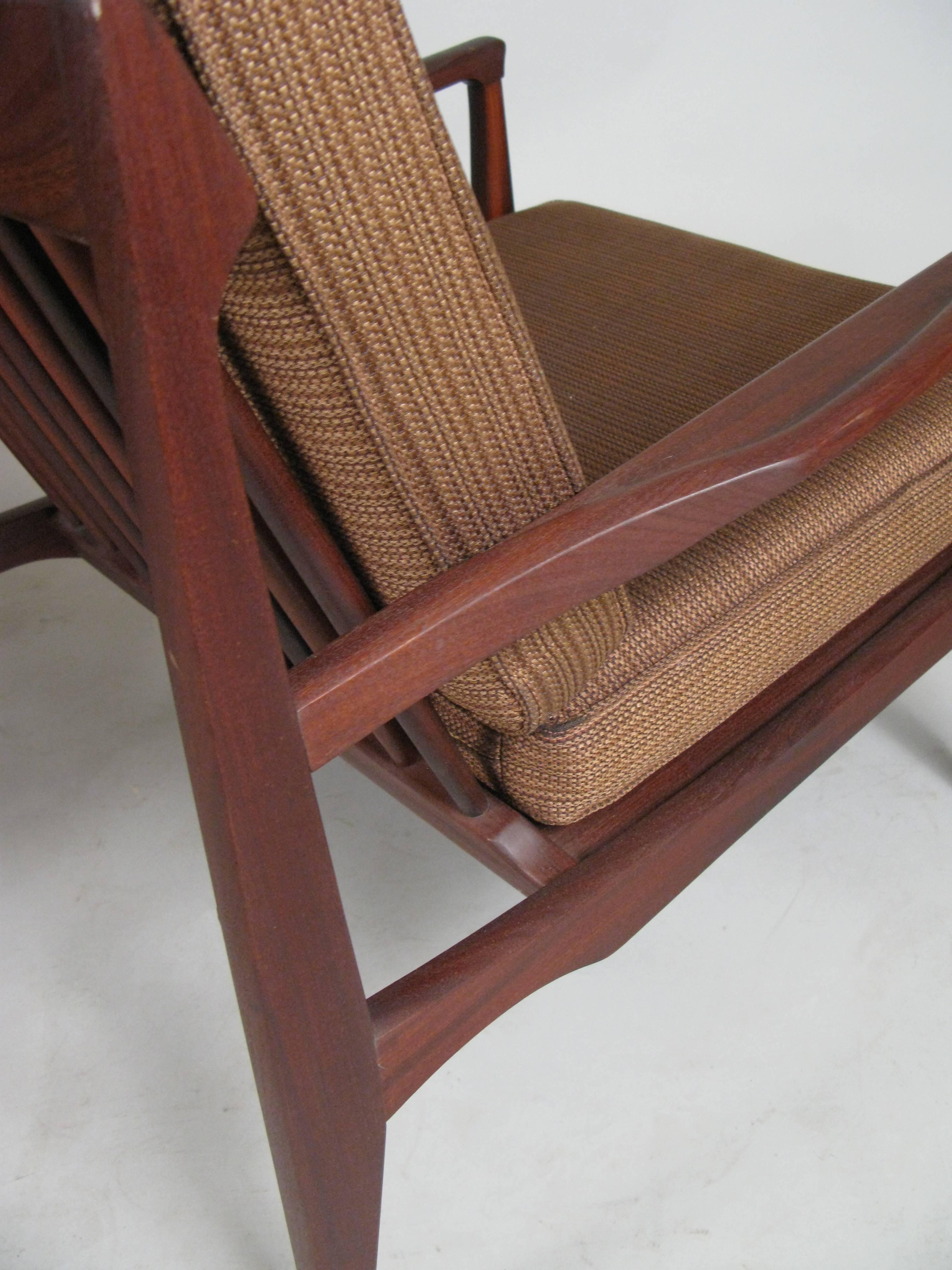 Pair of Scandinavian 1950s Teak Lounge Chairs In Good Condition In Hudson, NY