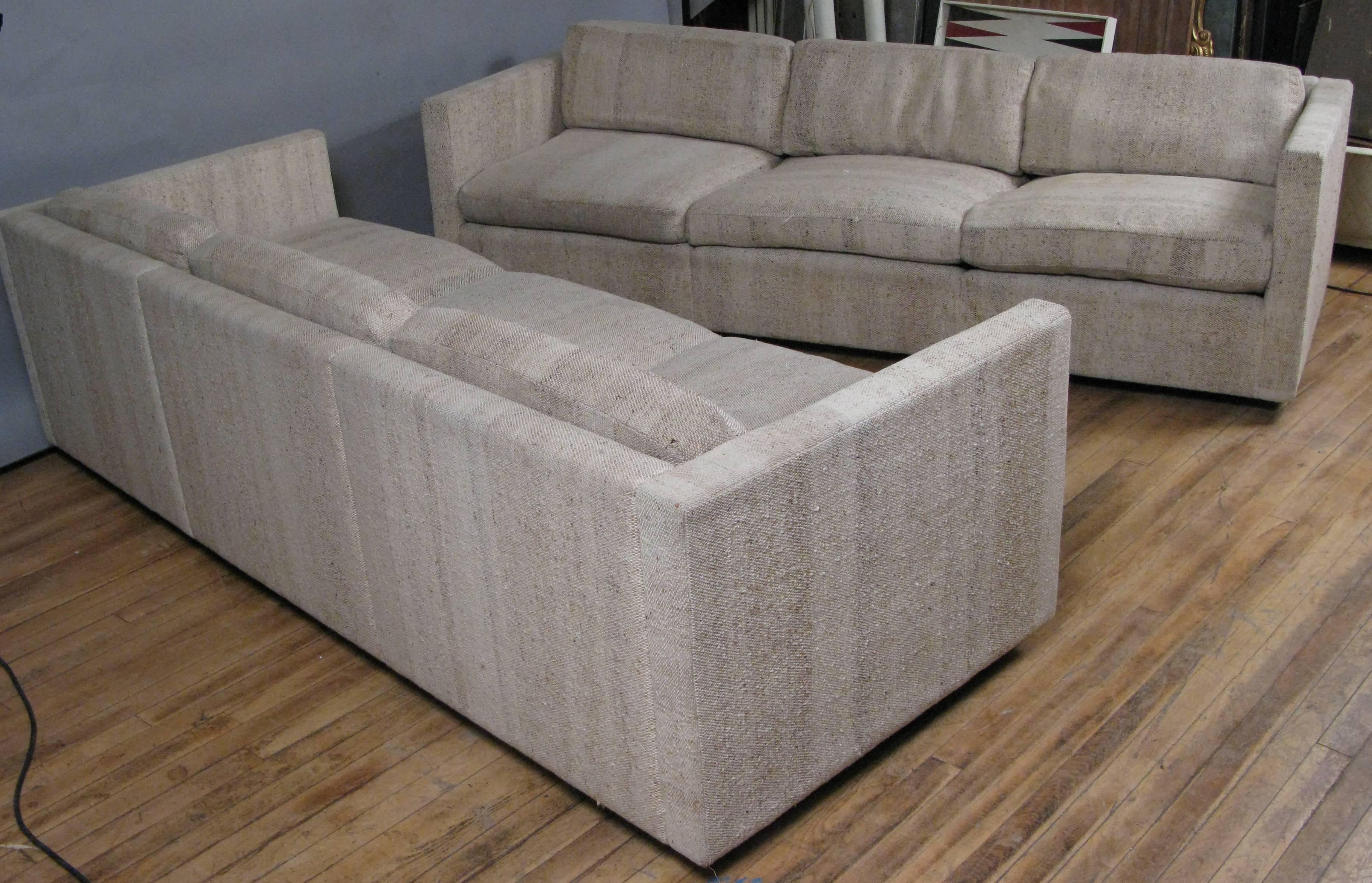 Pair of Classic Modern Sofas by Knoll In Good Condition In Hudson, NY