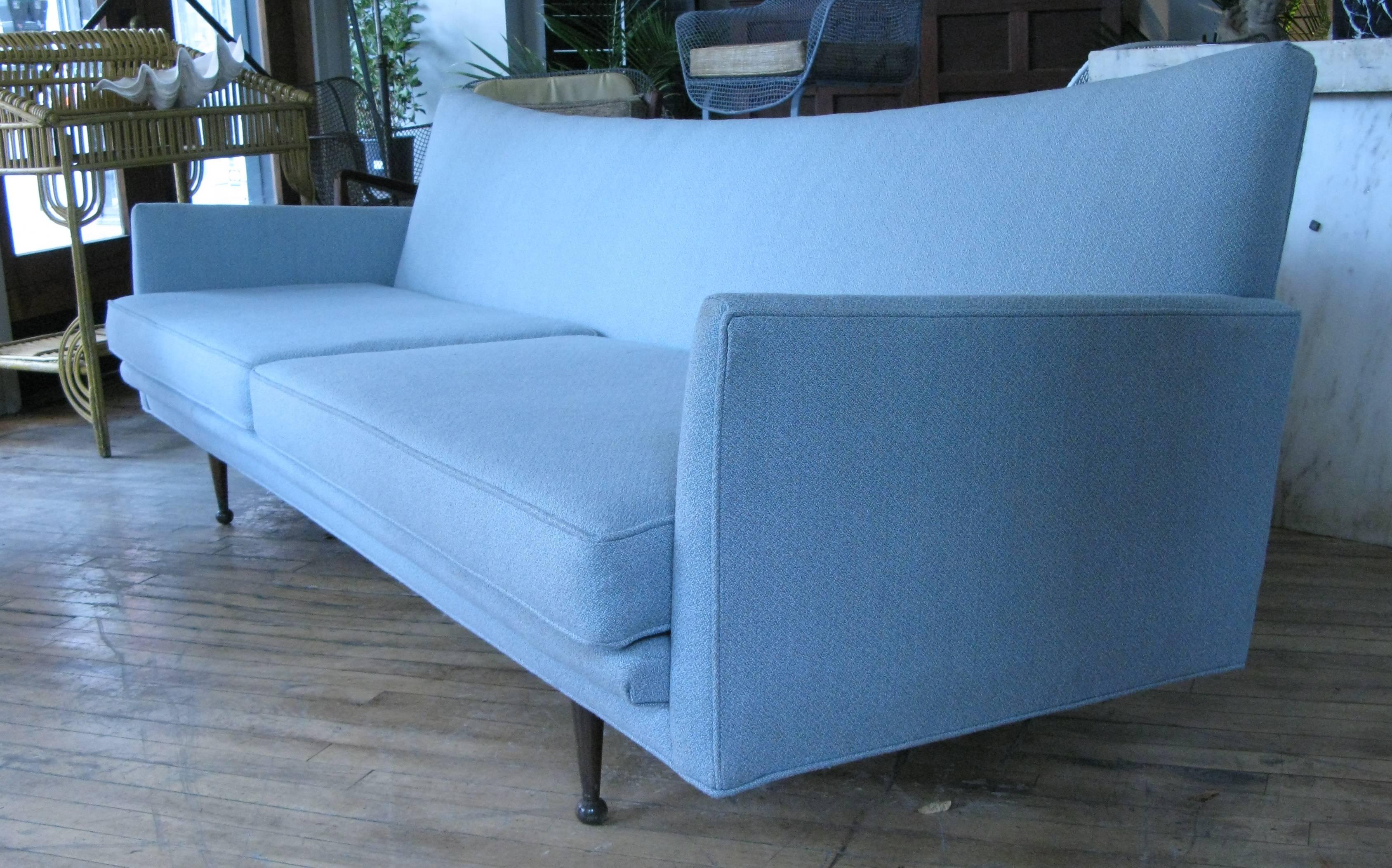 Classic Modern 1950s Sculptural Long Sofa In Good Condition In Hudson, NY