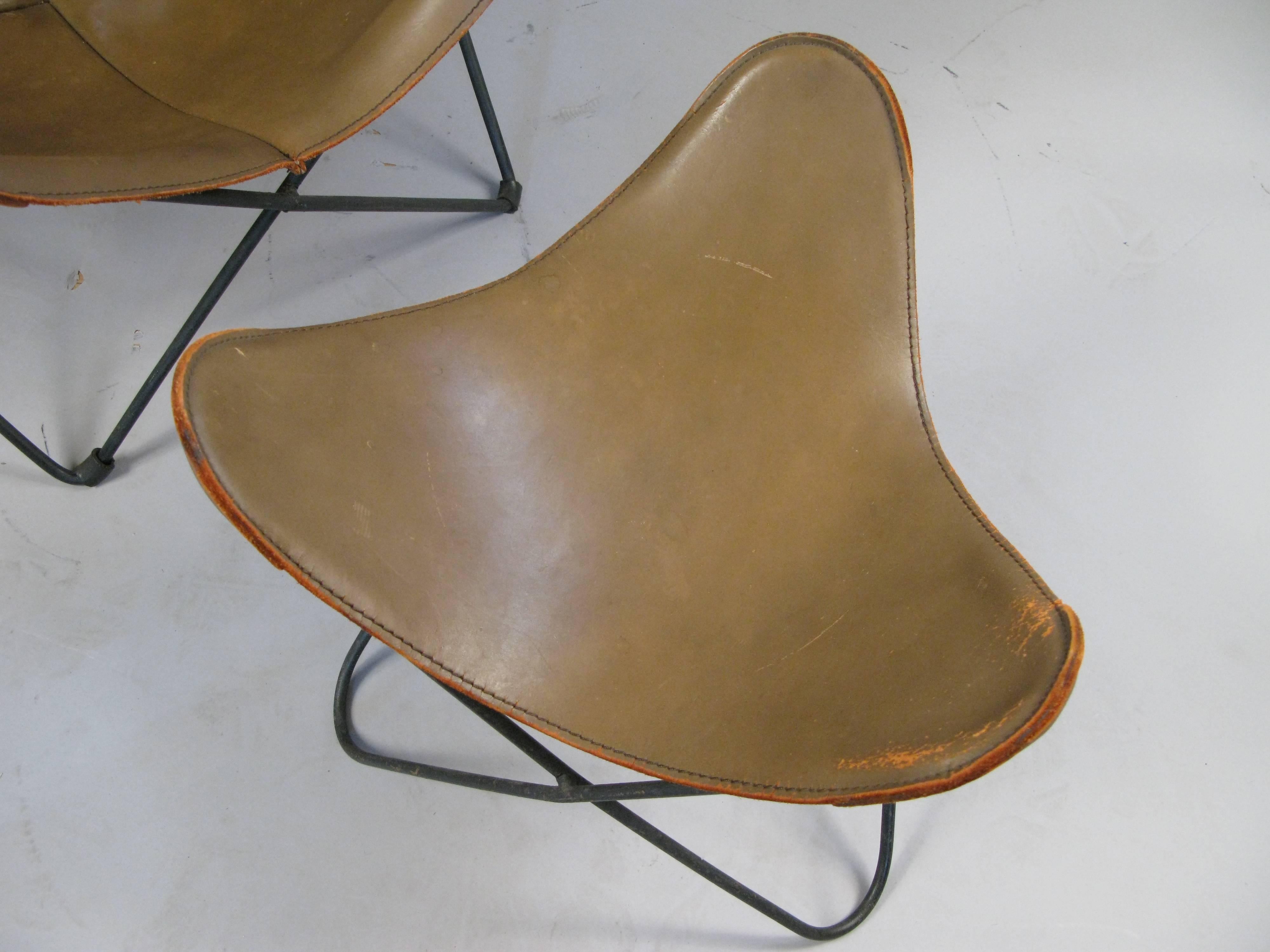 Mid-20th Century Leather Butterfly Lounge Chair and Ottoman by Hardoy for Knoll