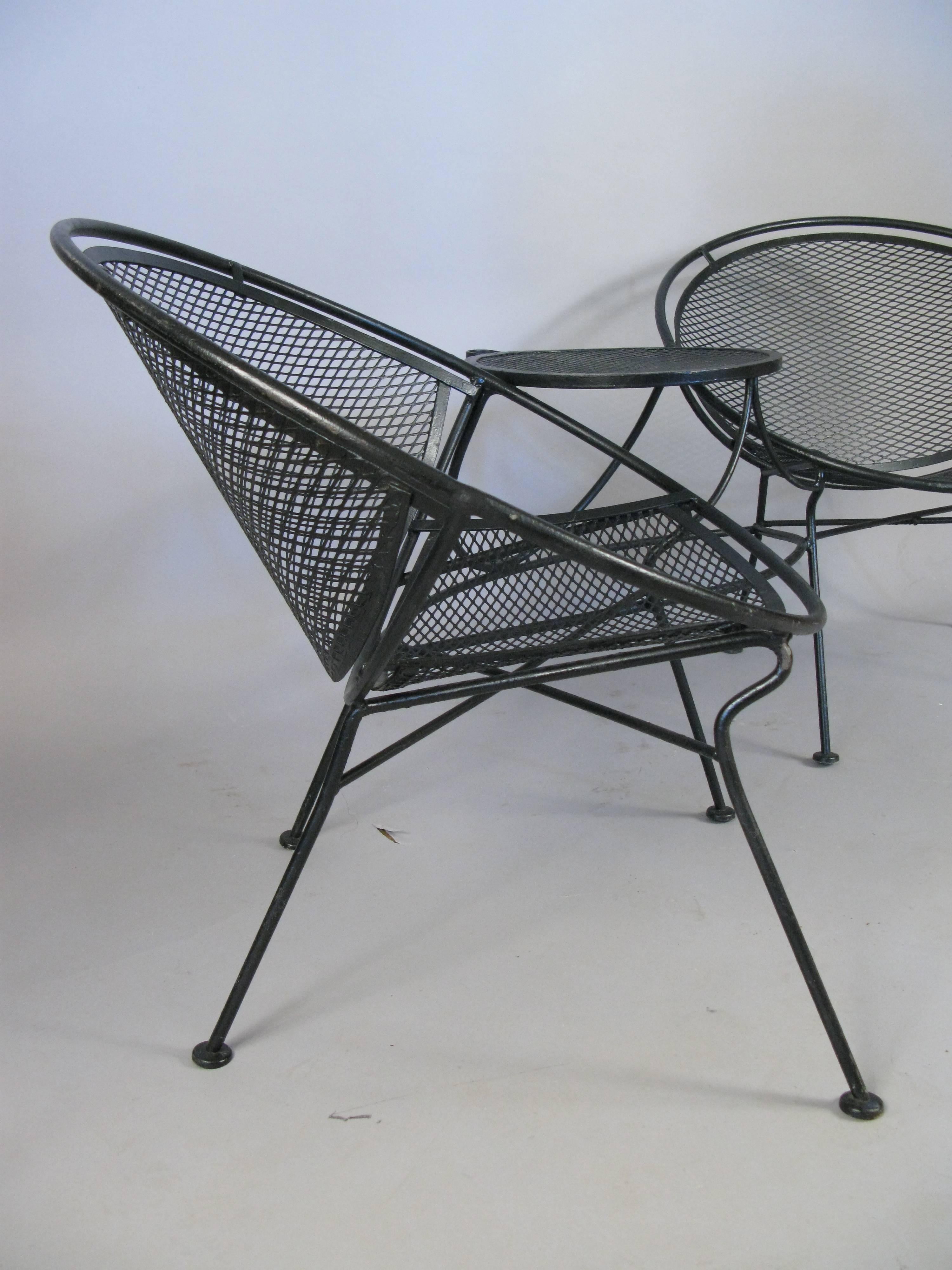 Salterini 'Radar' Wrought Iron Tête-à-Tête Lounge Chair In Good Condition In Hudson, NY