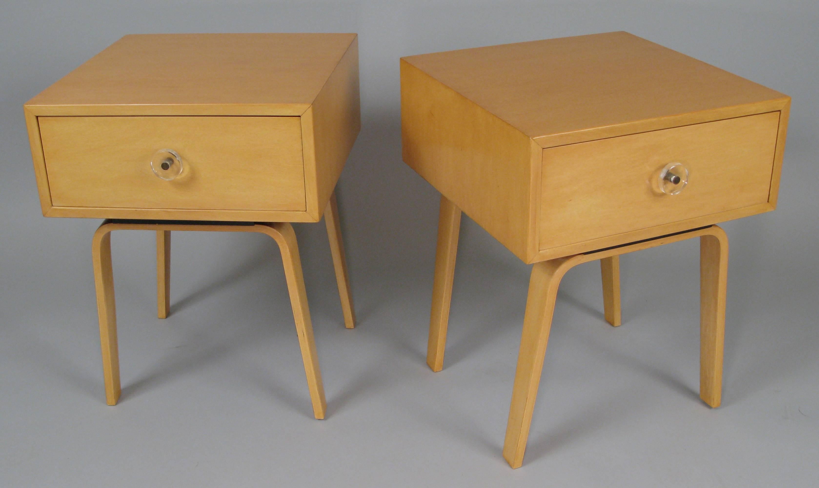 A very nice pair of vintage 1950s single-drawer nightstands with bentwood legs and Lucite drawer pulls. Handsome design and beautiful restored lacquer finish.