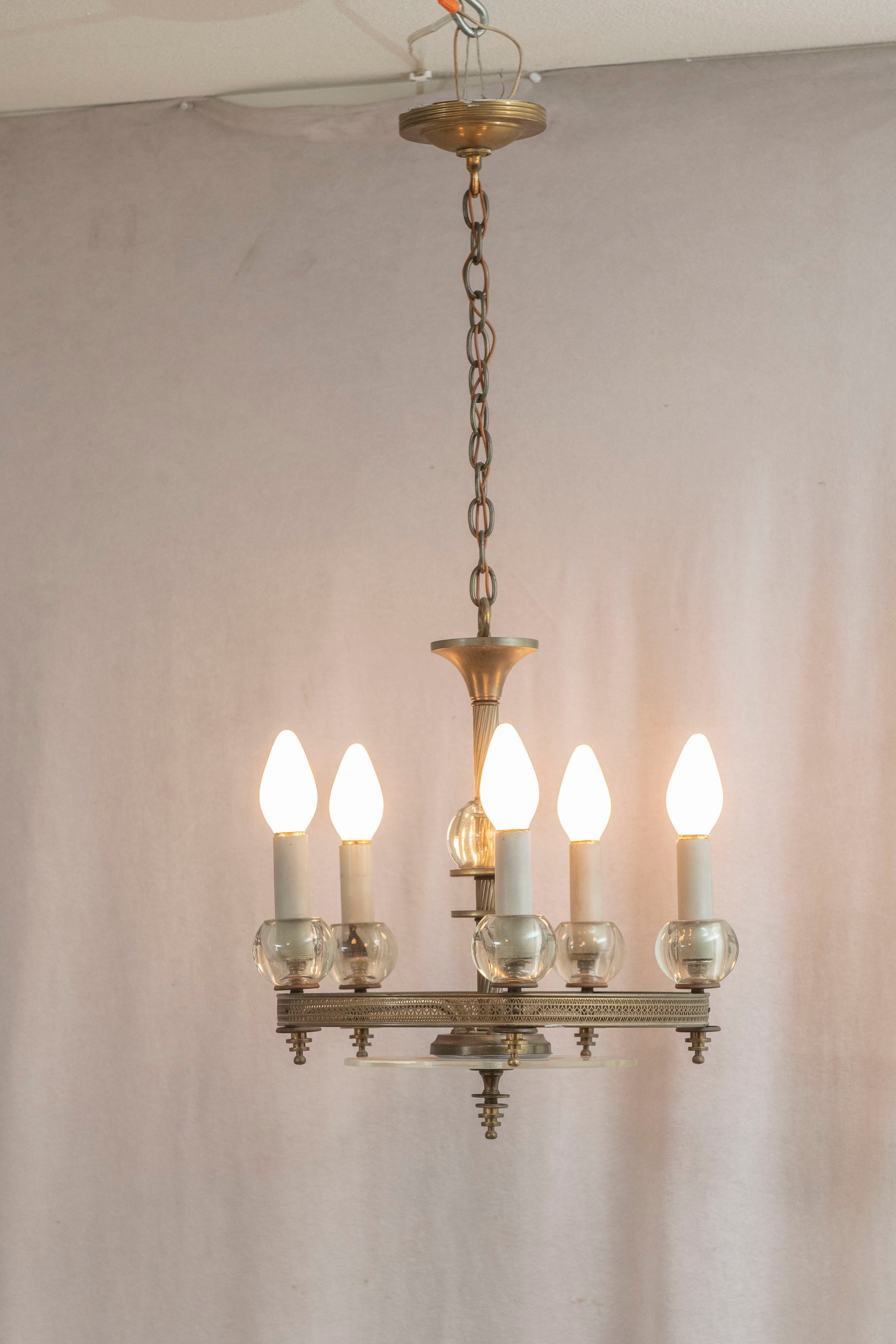 Lampadario a 5 luci di metà secolo, vetro e lastre d'argento, 1940 ca.