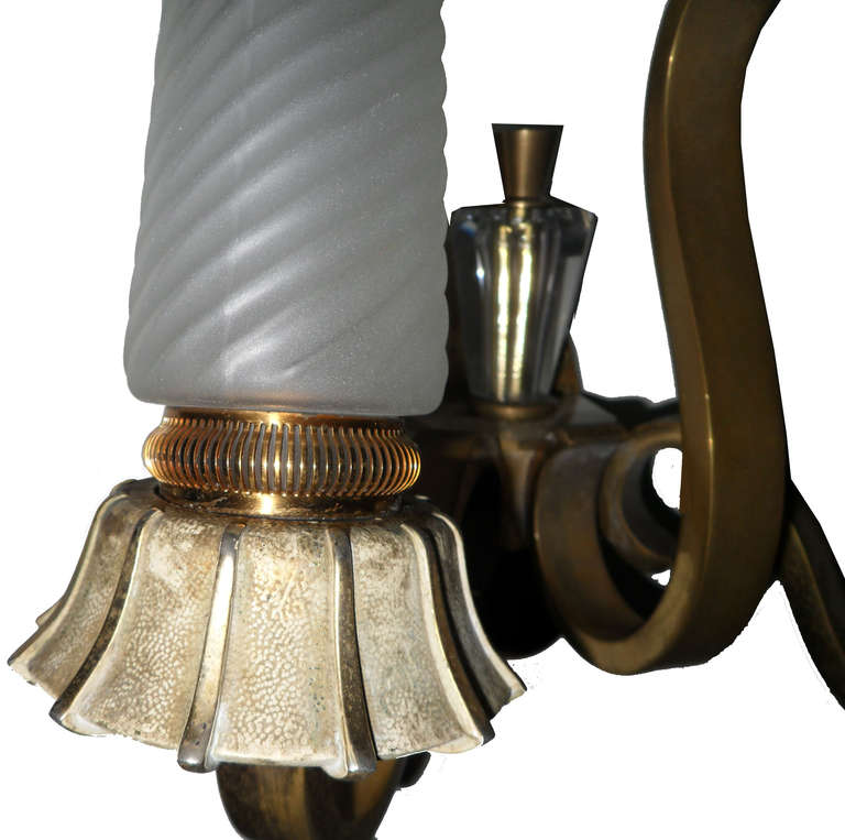 Néoclassique Paire d'appliques de la Maison Sabino et de la Cristallerie de Sèvres en vente