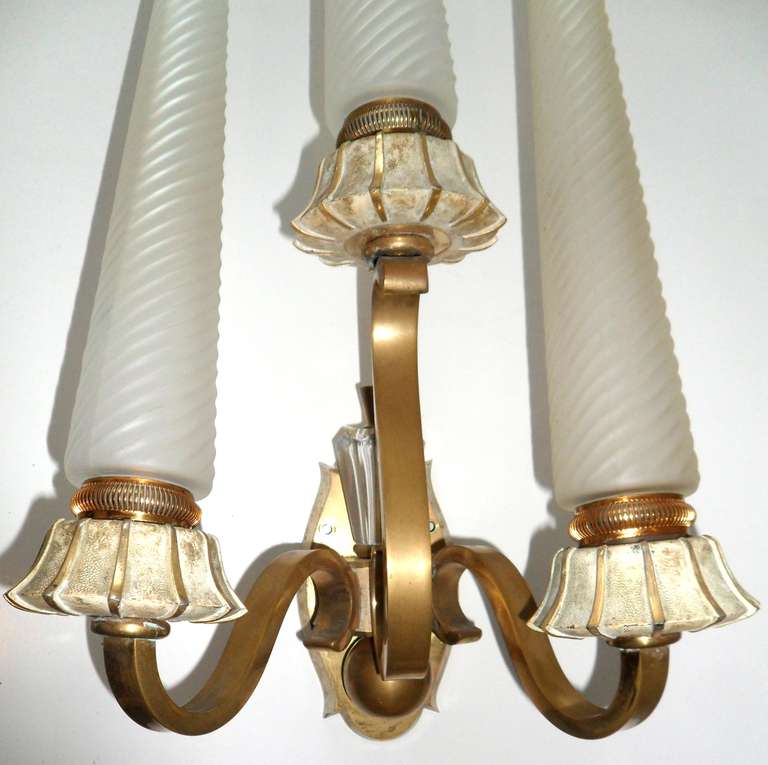 Pair of Maison Sabino and Cristallerie de Sevres Sconces In Excellent Condition For Sale In Miami, FL