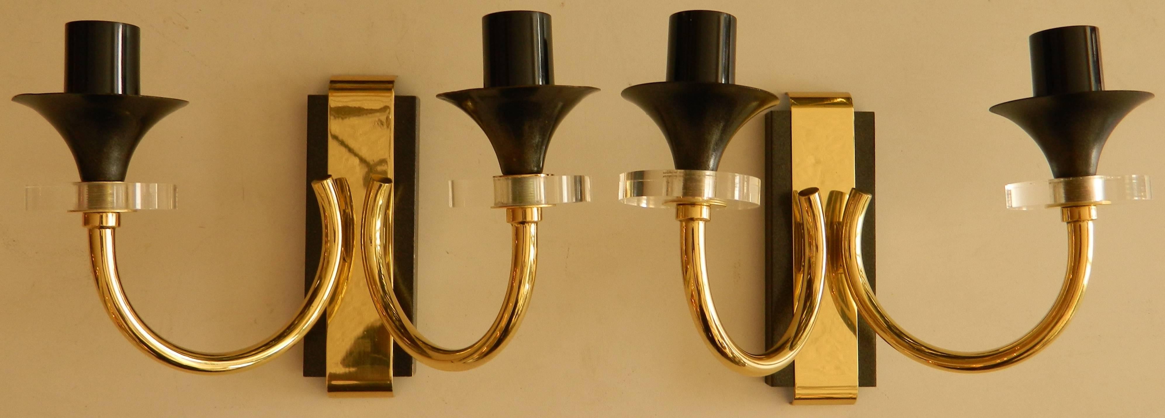 Maison Jansen style Sconces, Wall Lights Brass & Lucite mid century modern Pair  In Good Condition For Sale In Miami, FL