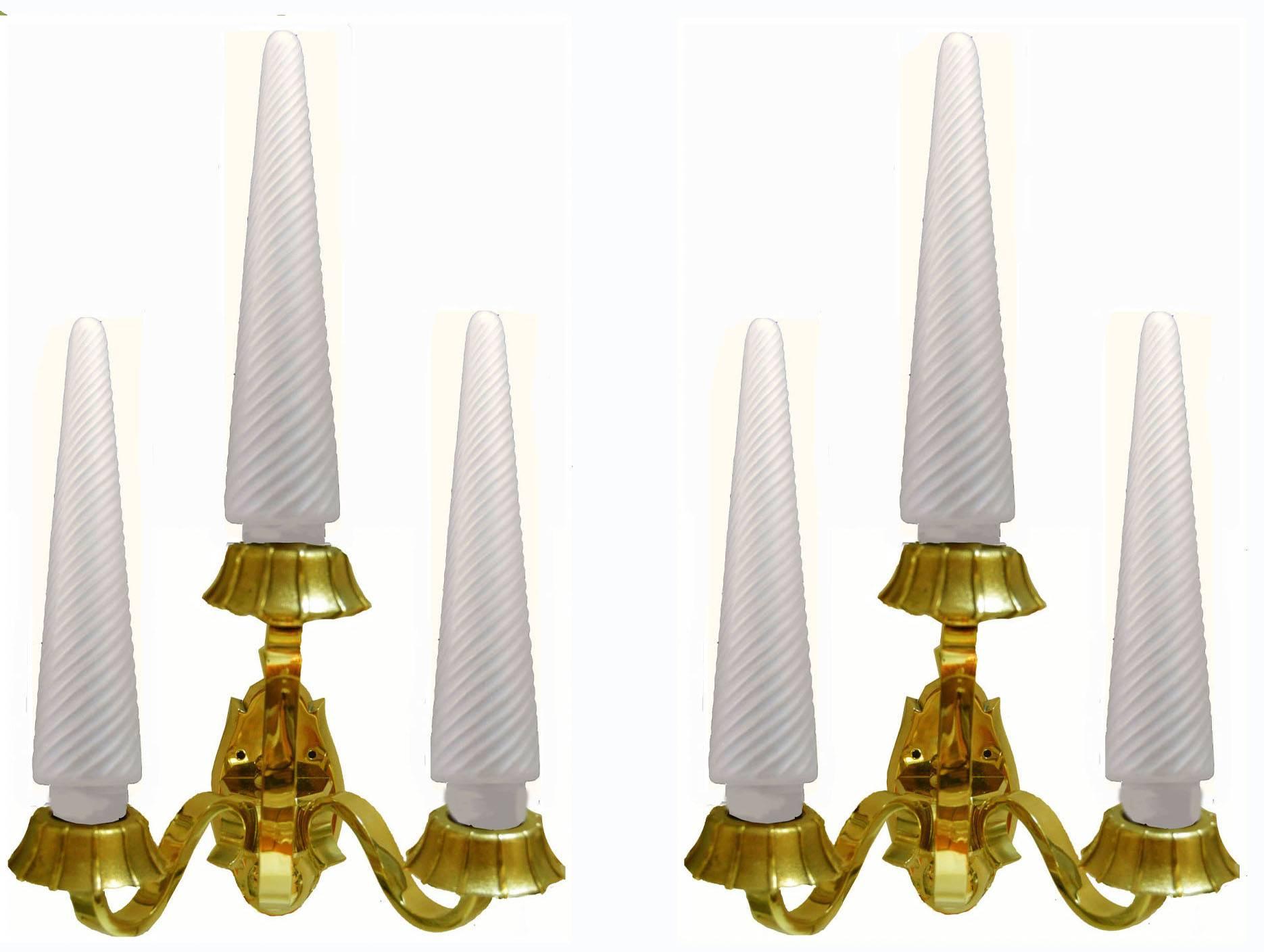 Maison Sabino and Cristalleries De Sèvres Pair of Sconces In Excellent Condition For Sale In Miami, FL