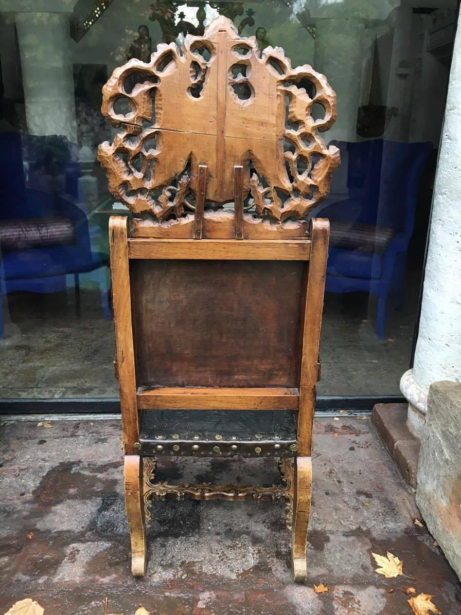 18th Century Peruvian Spanish Colonial Armchair Wood with Tooled Leather In Good Condition For Sale In Nogales, AZ