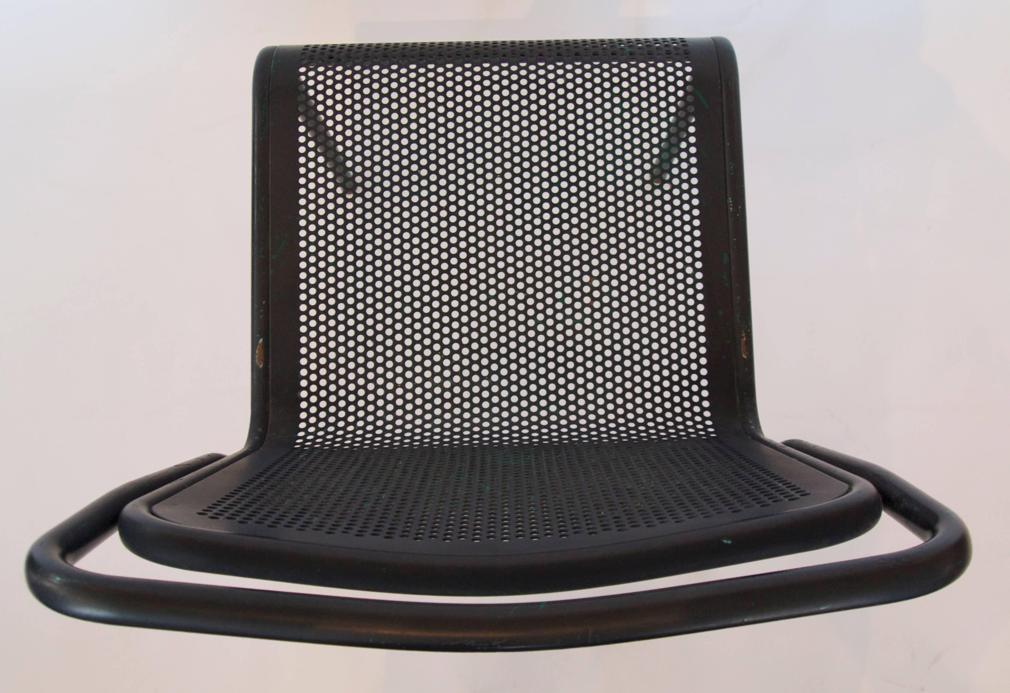 Mid-Century Modern Set of 5 Mid-Century Metal Garden Chairs For Sale