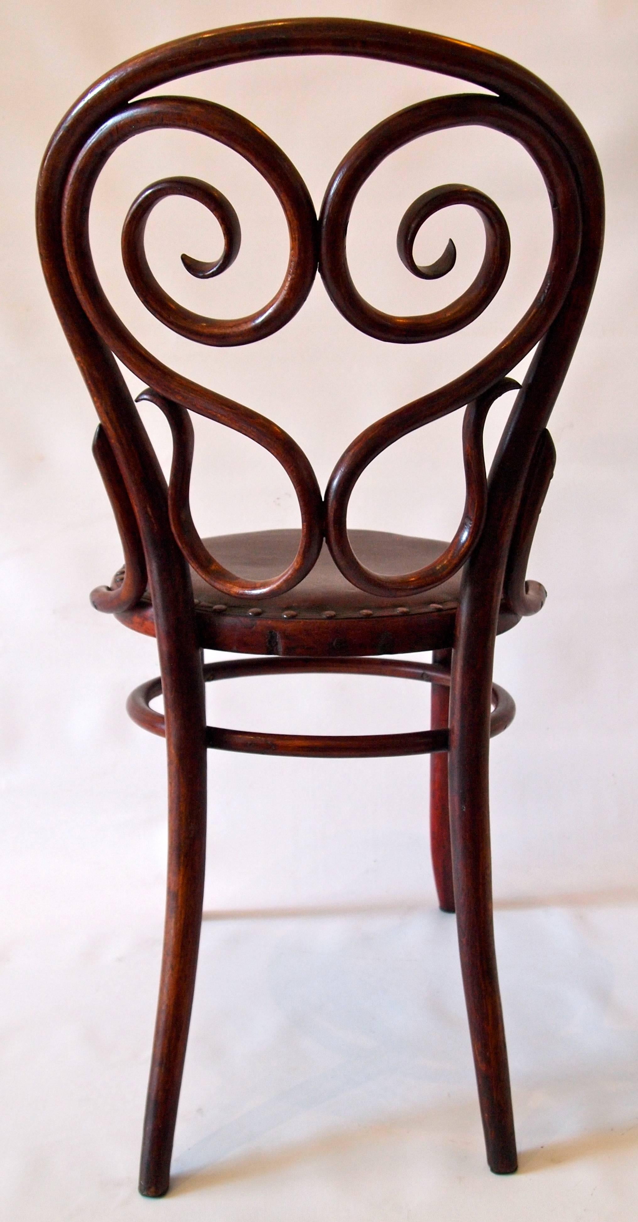 Set of Four Bentwood Thonet Chairs 3