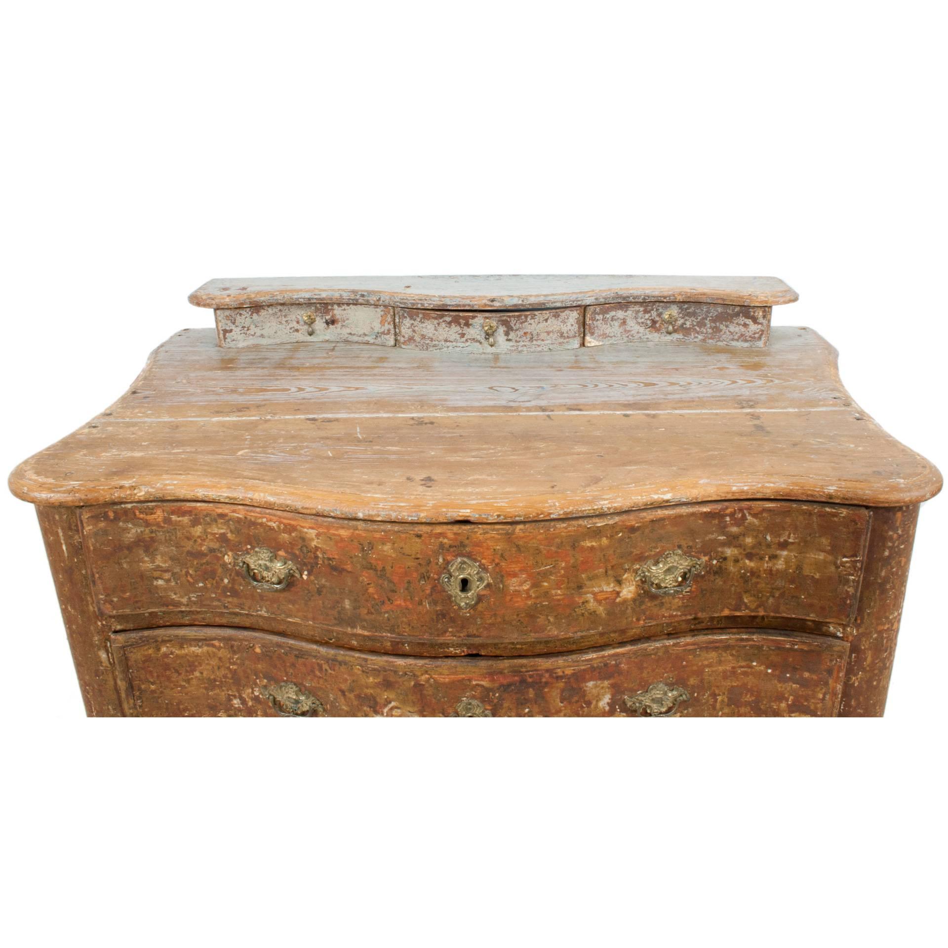 Baroque Chest of Drawers In Excellent Condition For Sale In Los Angeles, CA
